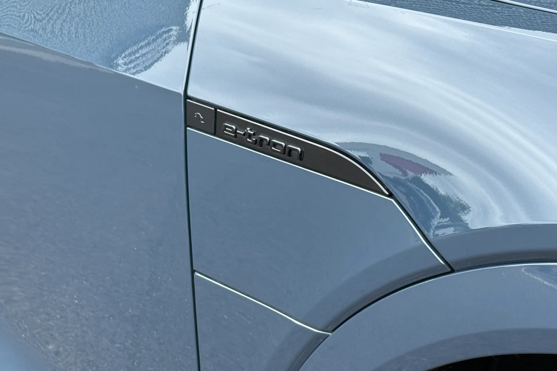 Audi Q8 thumbnail image number 18