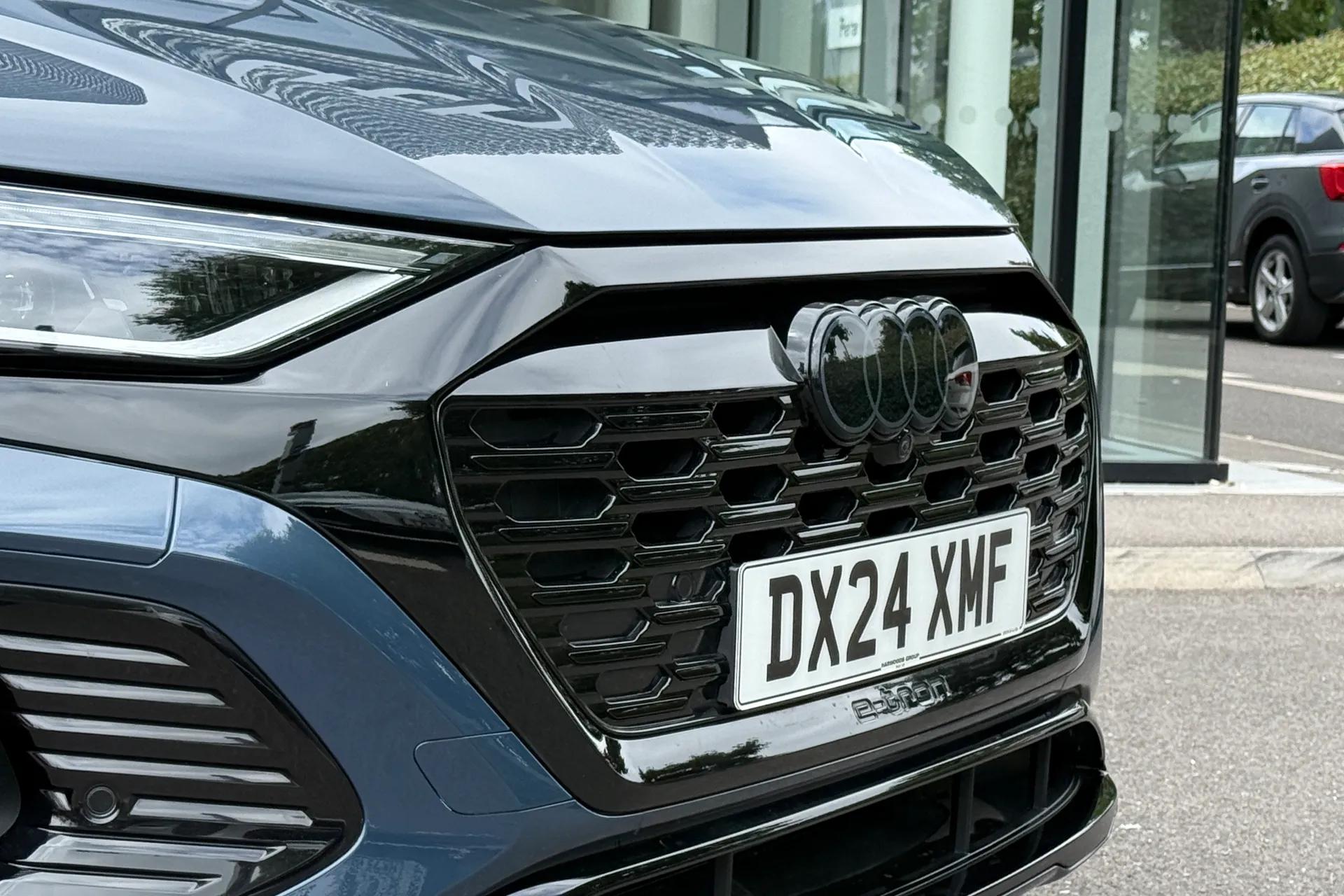 Audi Q8 thumbnail image number 8
