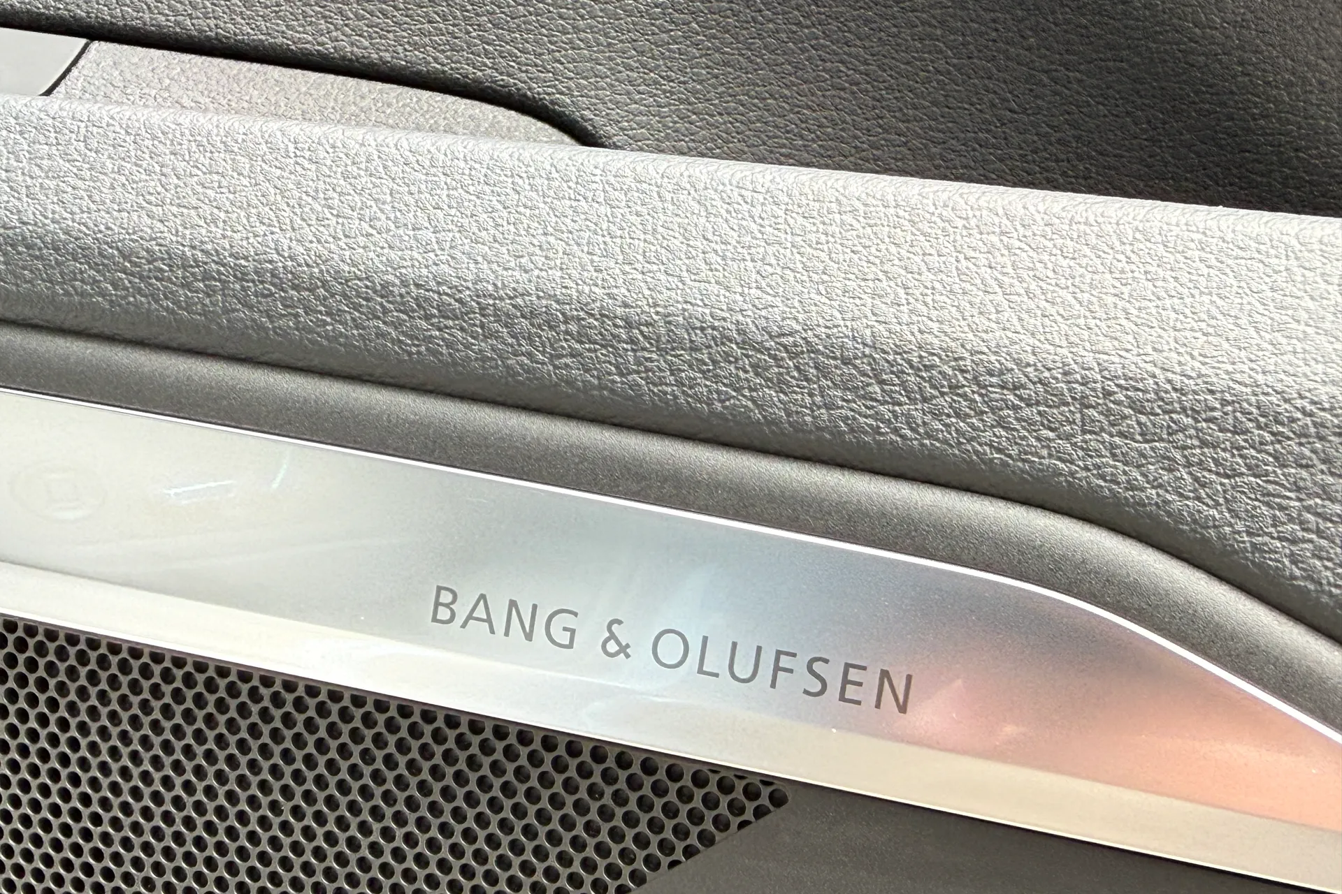 Audi Q8 thumbnail image number 11