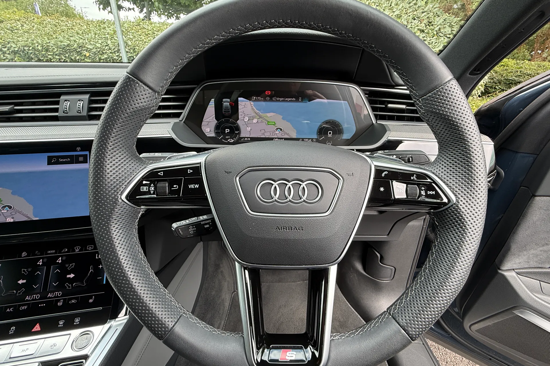Audi Q8 thumbnail image number 24