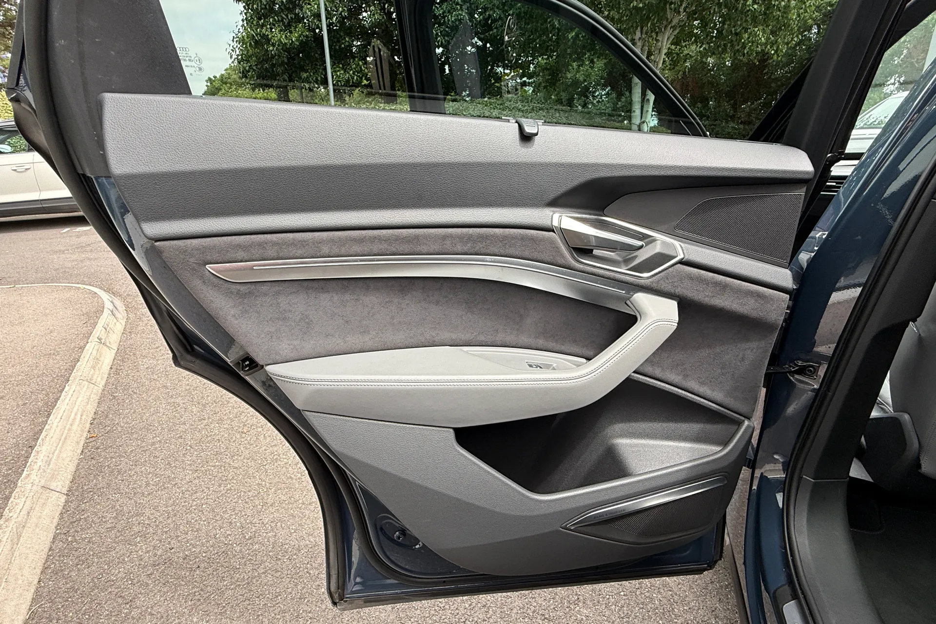 Audi Q8 thumbnail image number 59