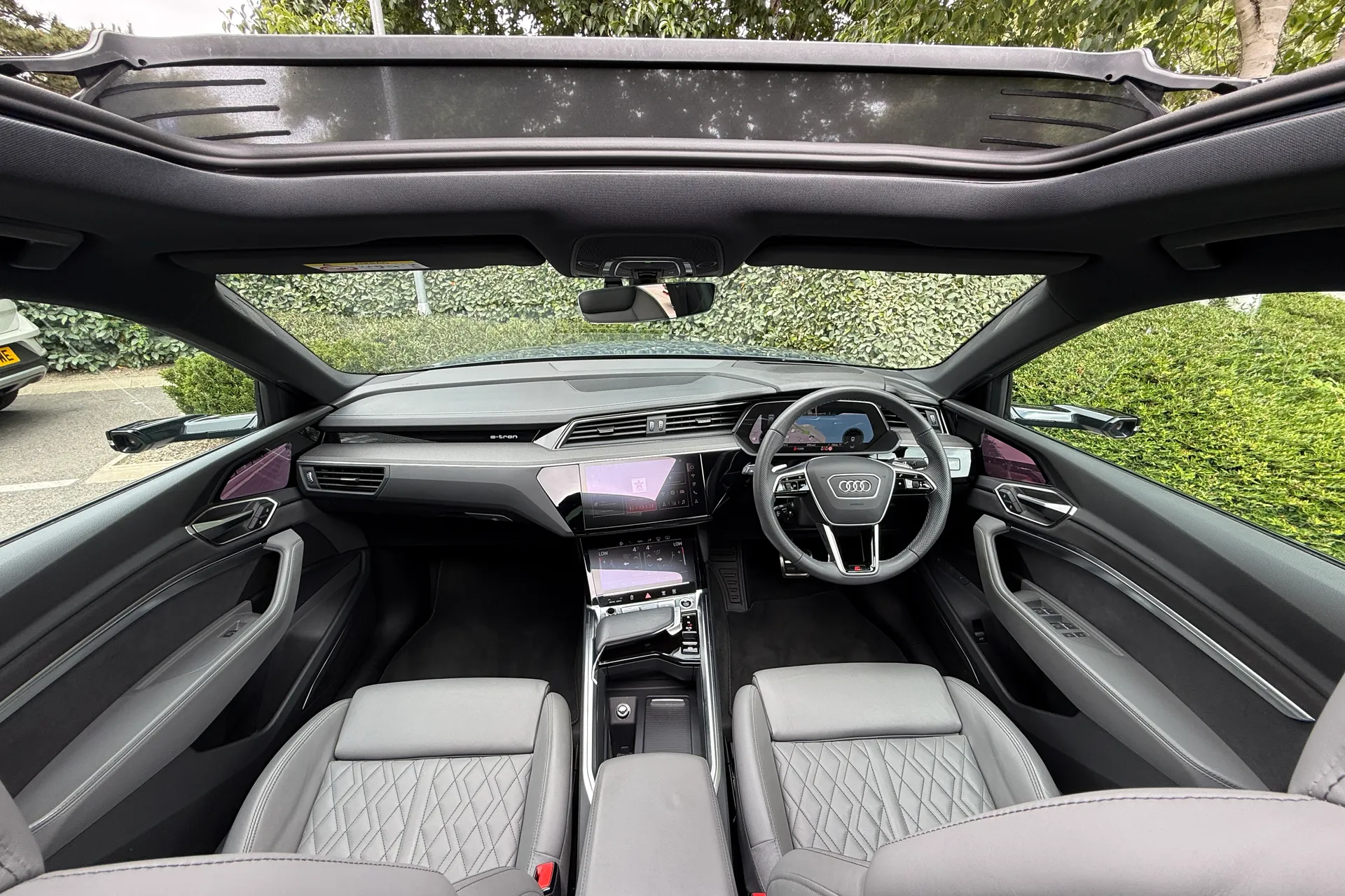 Audi Q8 thumbnail image number 6