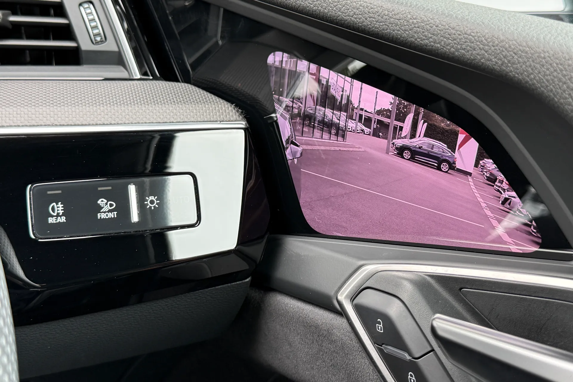 Audi Q8 thumbnail image number 37