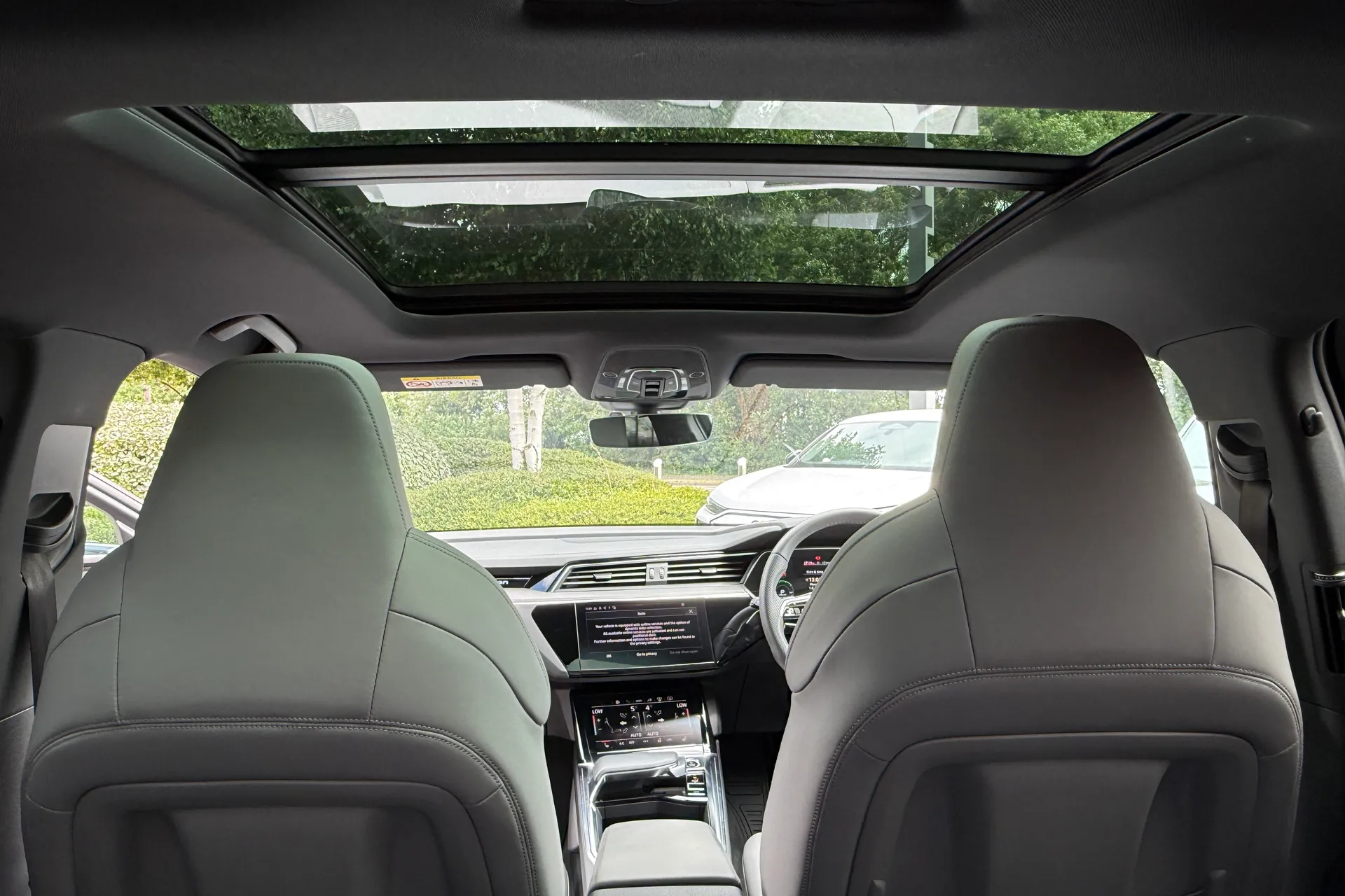 Audi Q8 thumbnail image number 35