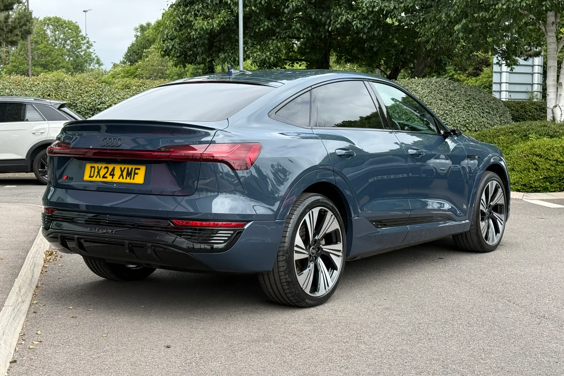 Audi Q8 thumbnail image number 31