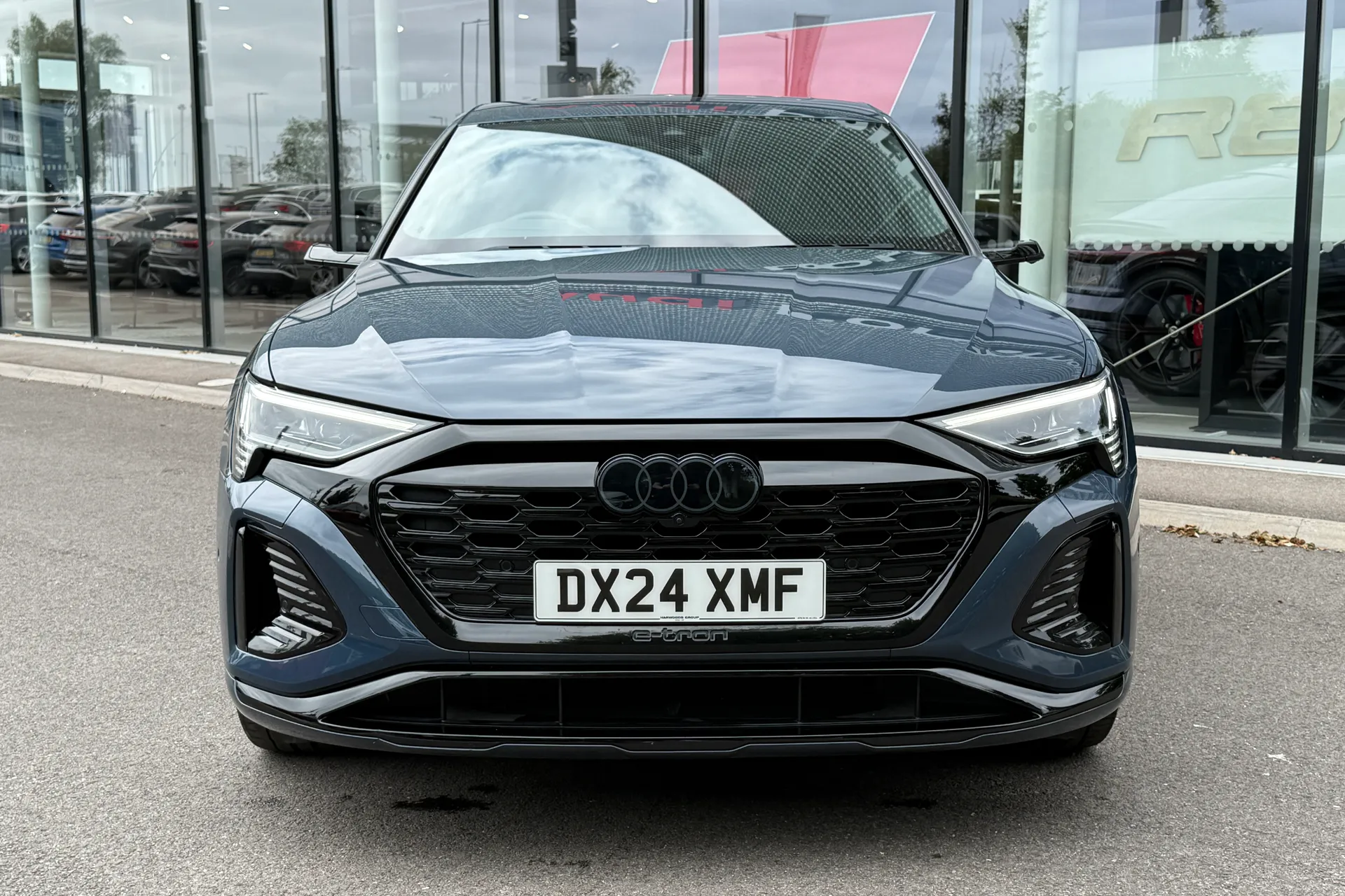 Audi Q8 thumbnail image number 14