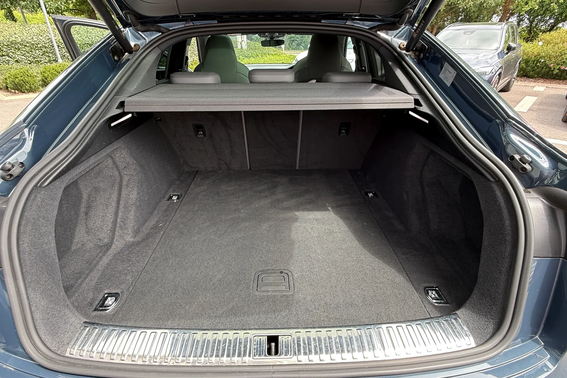Audi Q8 thumbnail image number 61