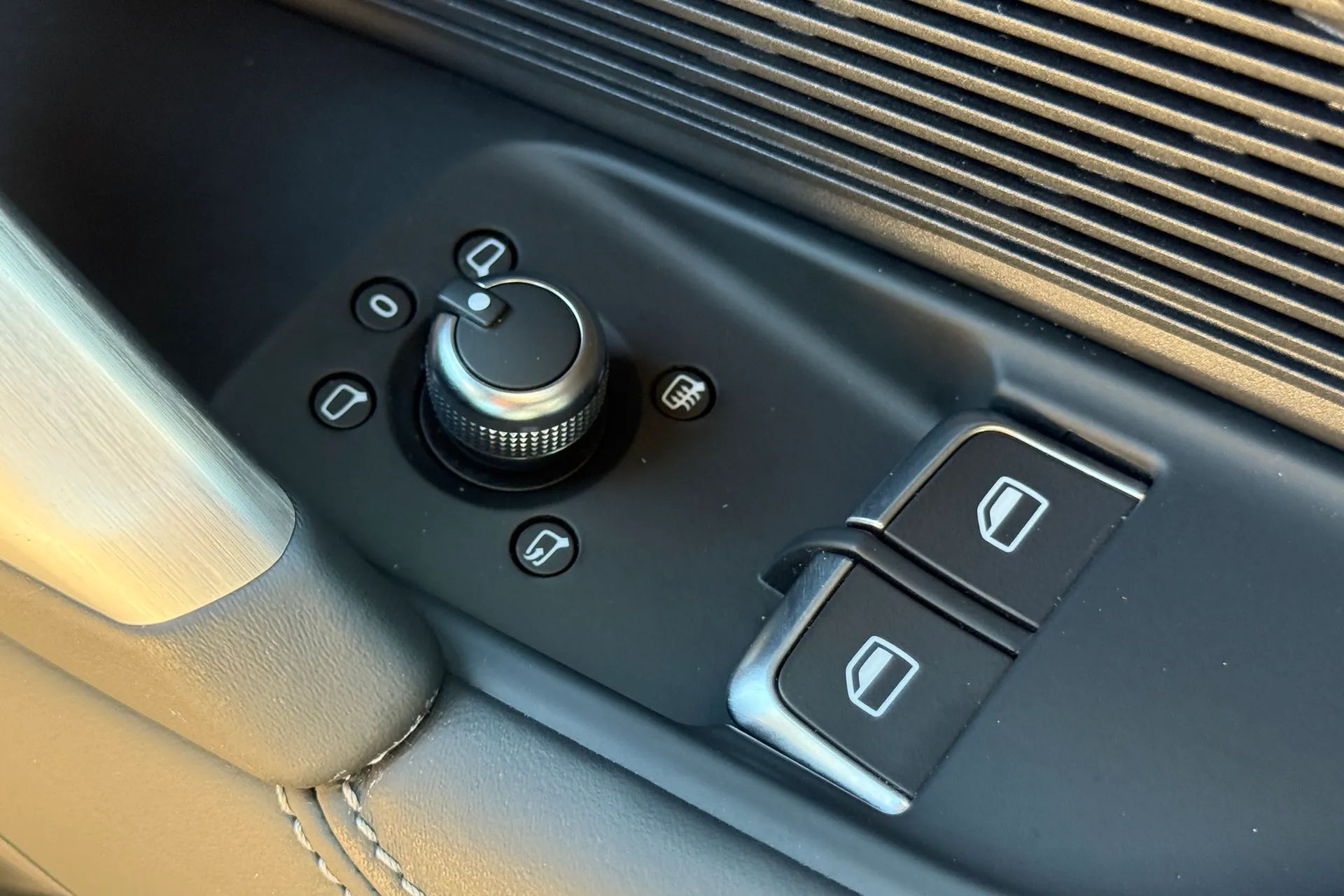 Audi TT thumbnail image number 18