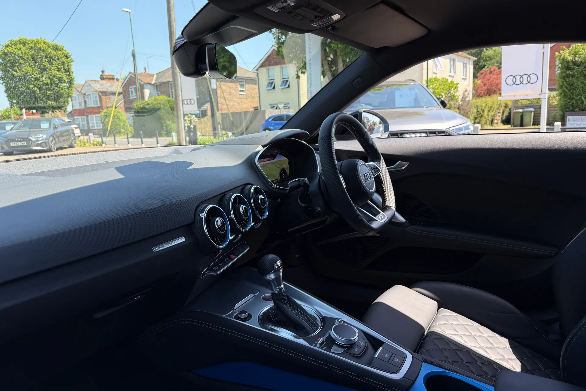 Audi TT thumbnail image number 28
