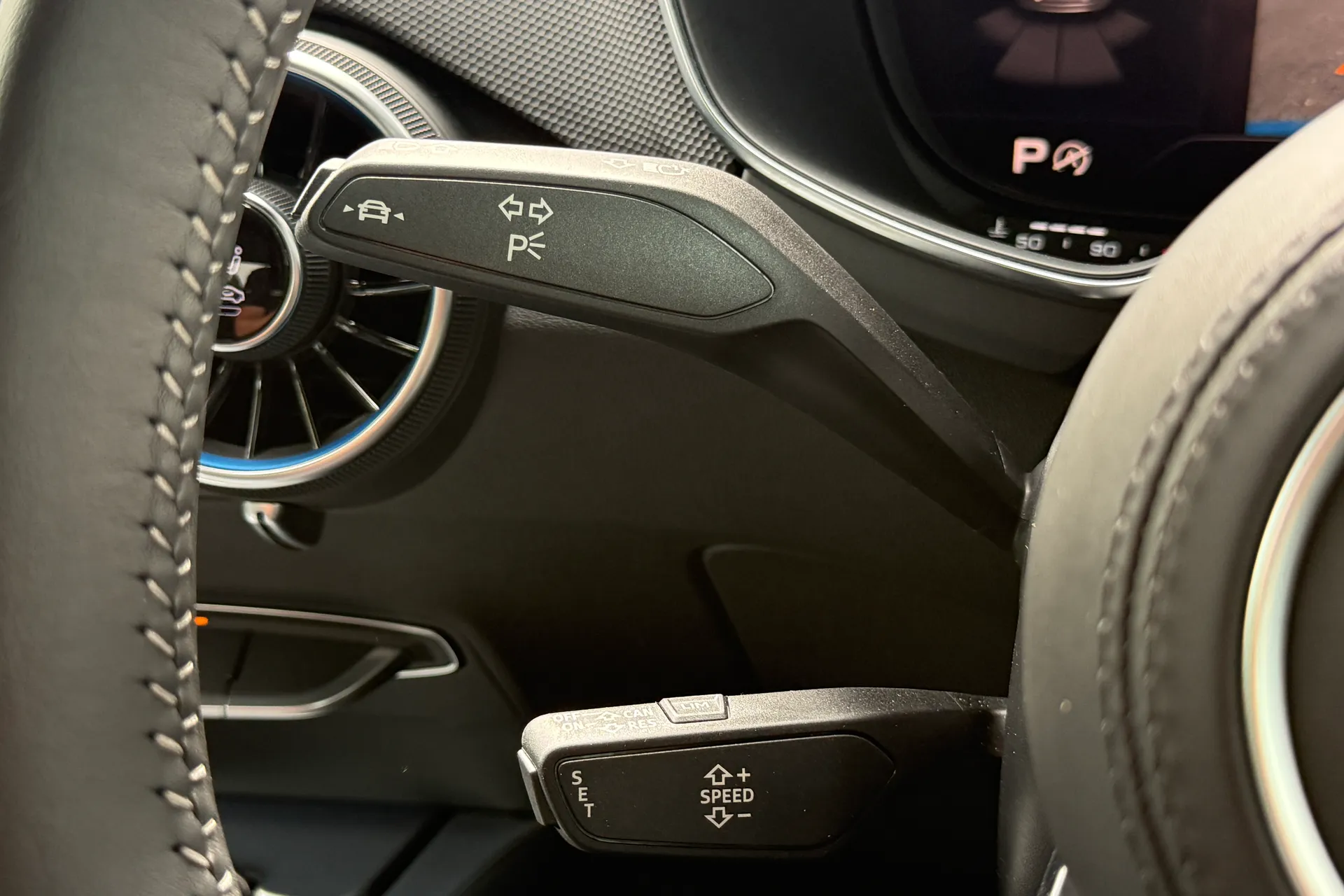 Audi TT thumbnail image number 13