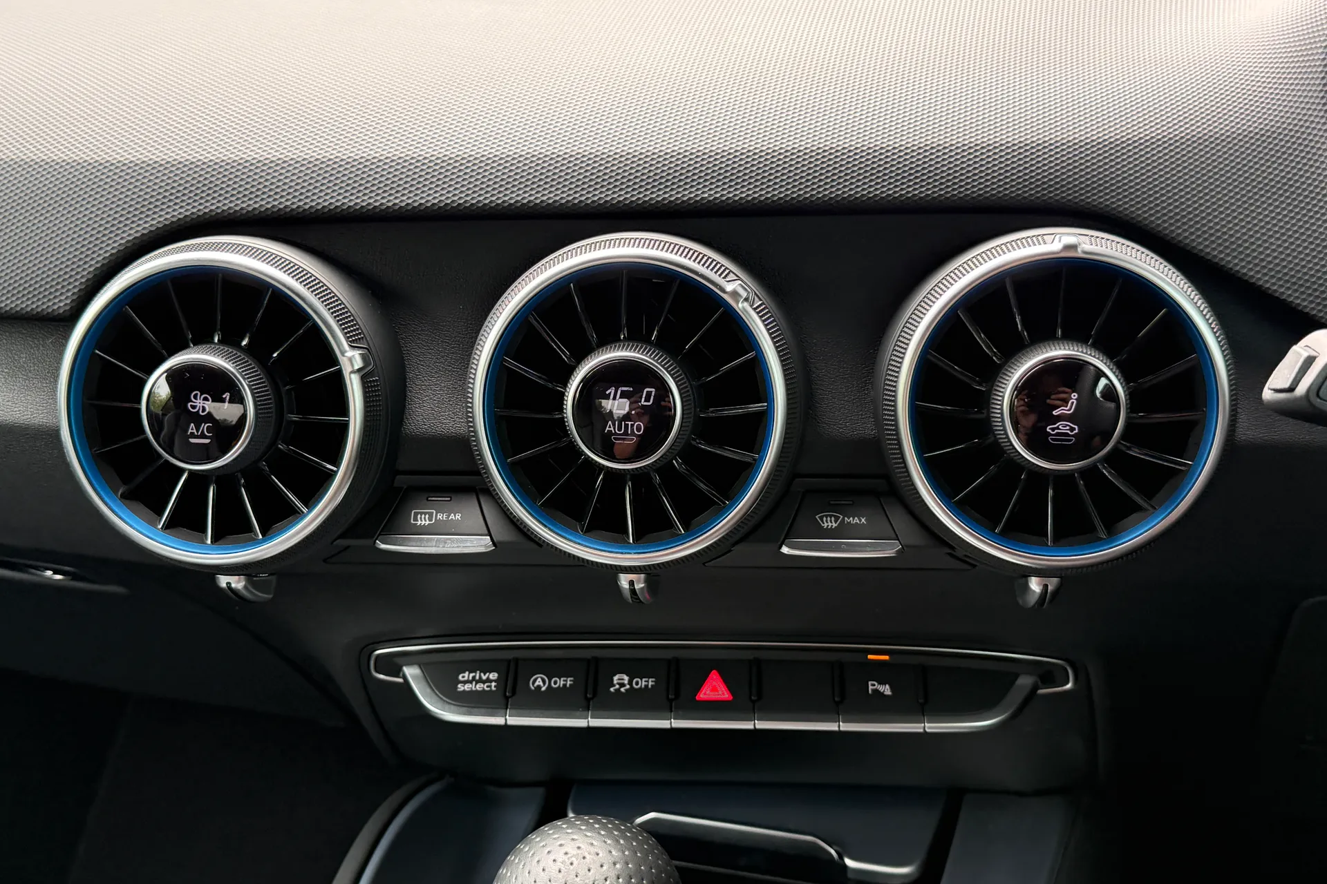 Audi TT thumbnail image number 15