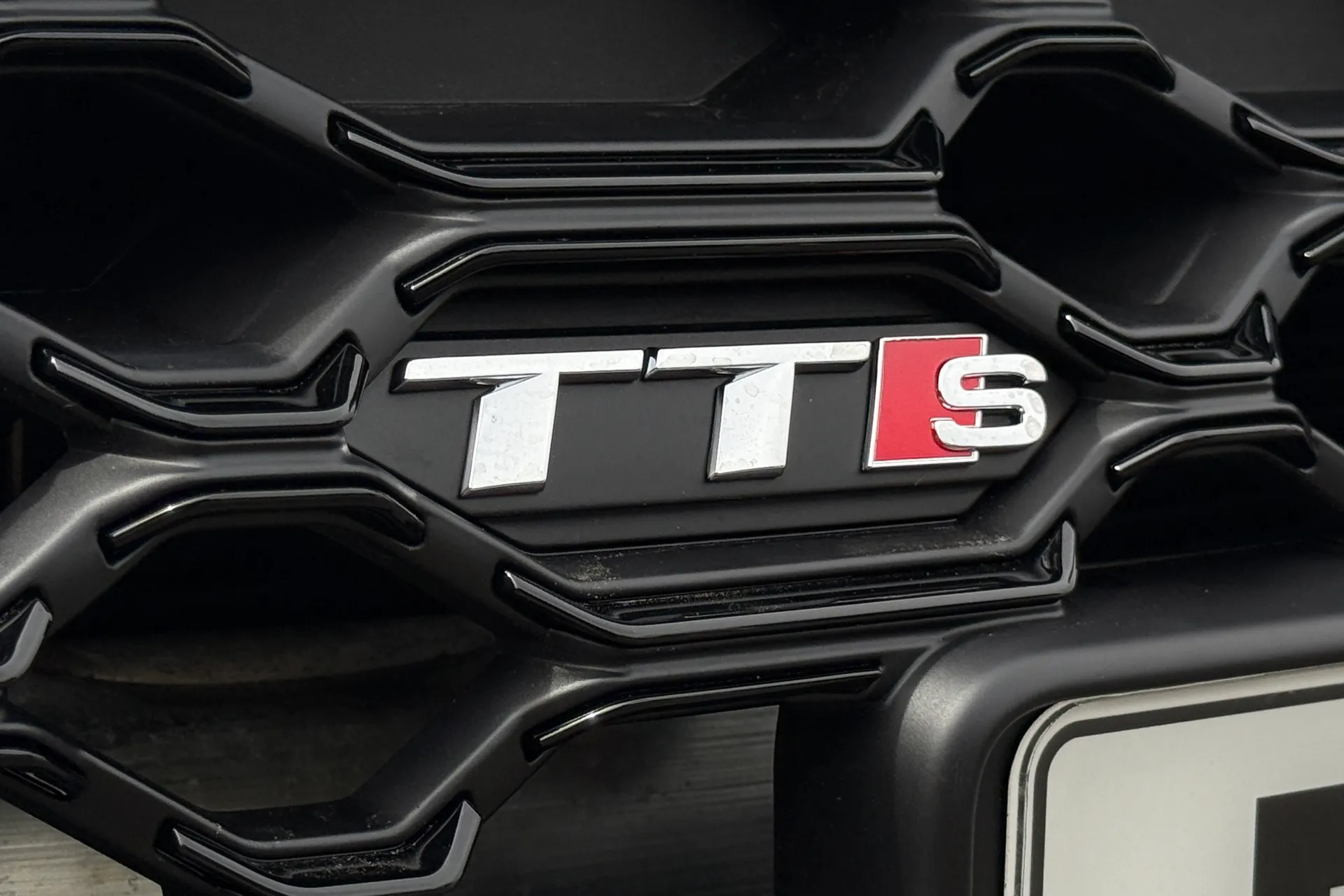 Audi TT thumbnail image number 59