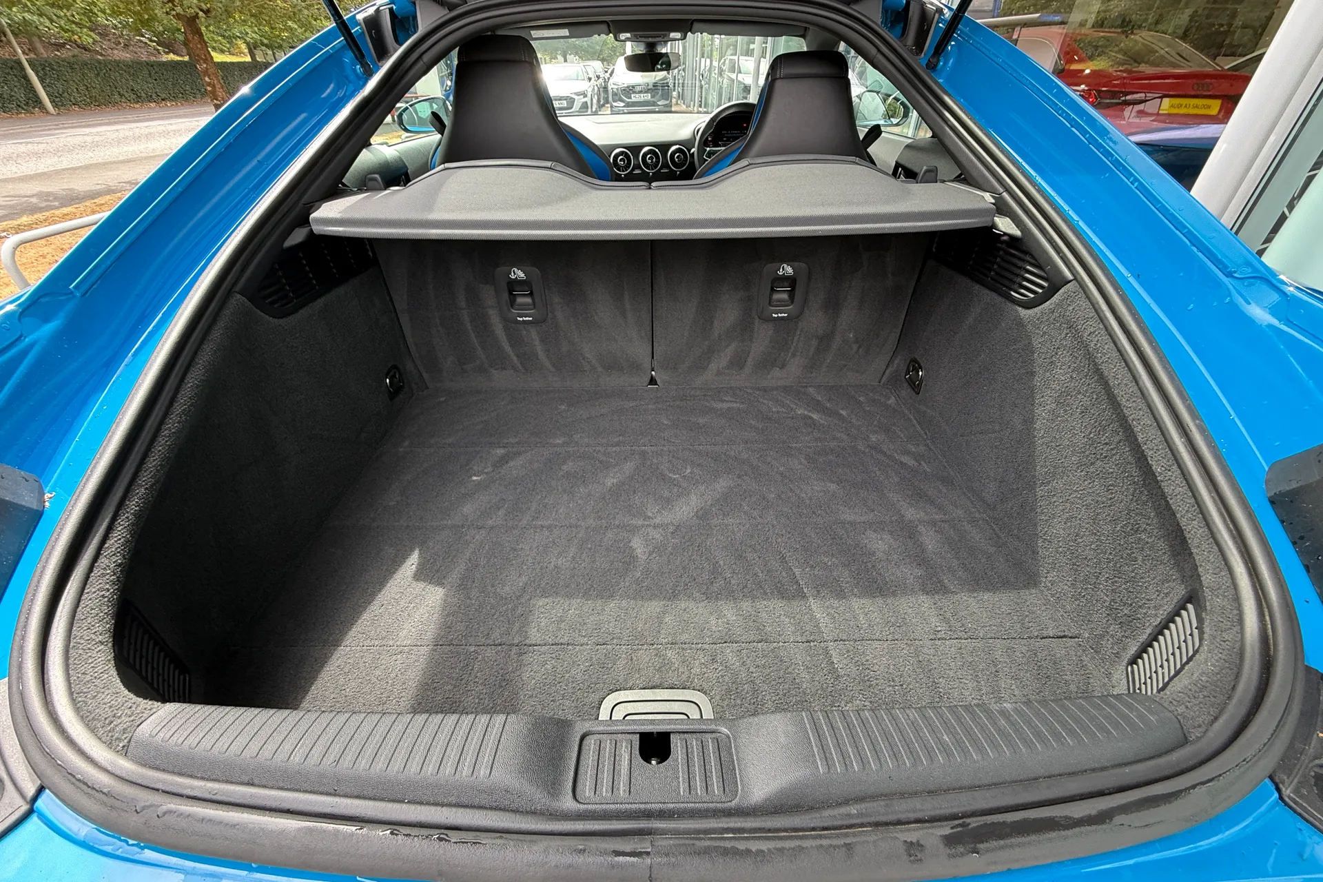Audi TT thumbnail image number 47