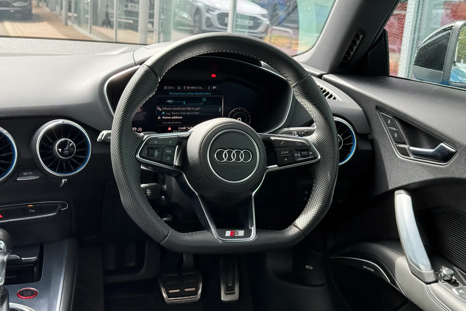 Audi TT thumbnail image number 44