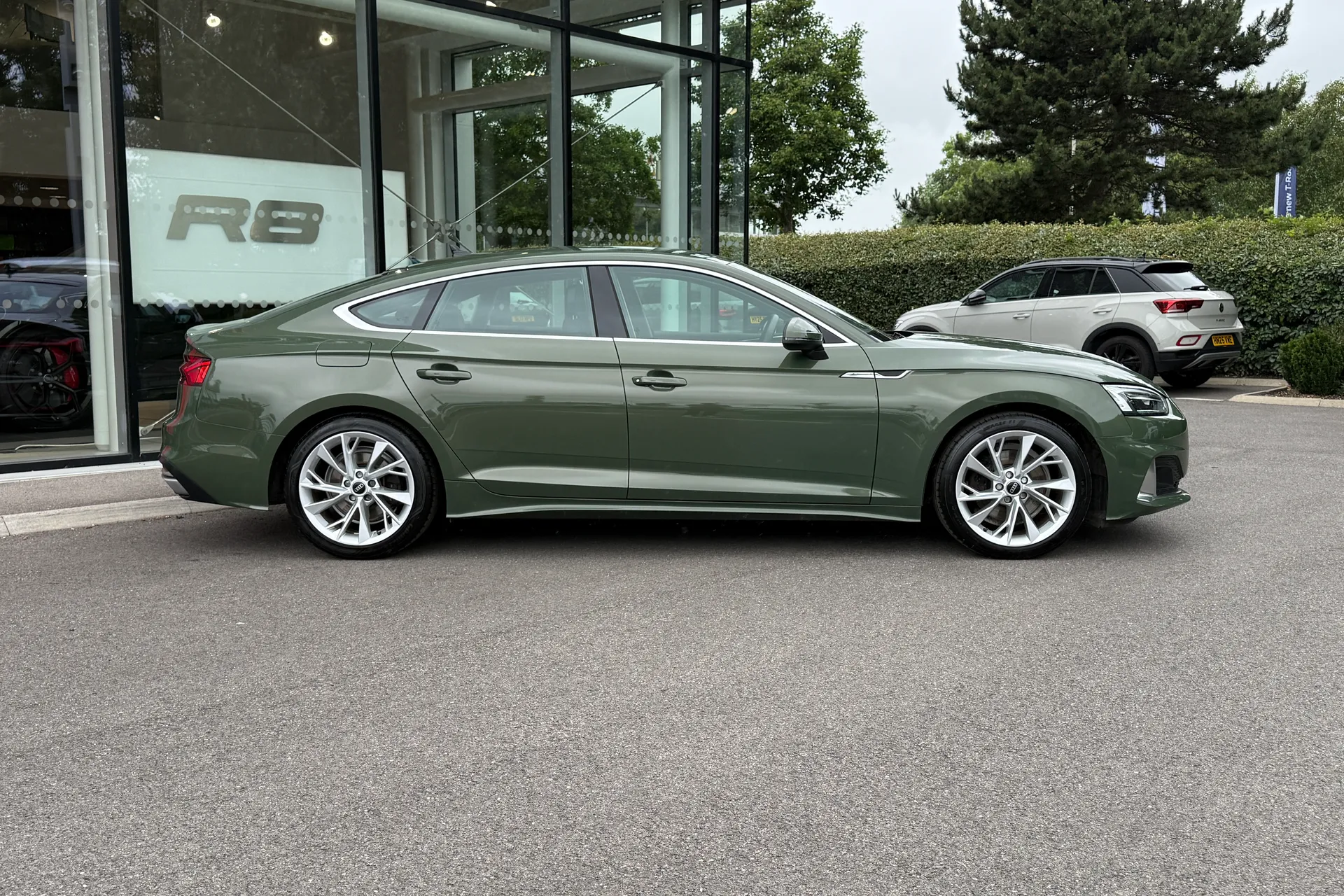 Audi A5 thumbnail image number 2