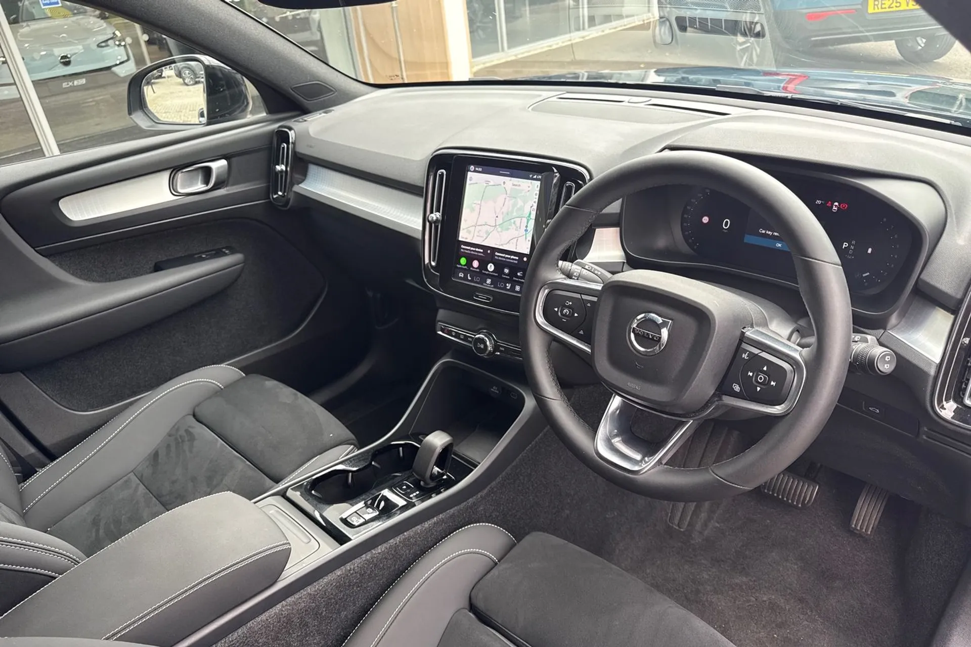 Volvo XC40 thumbnail image number 6