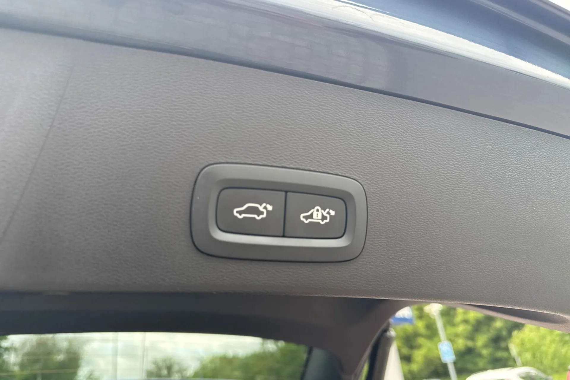 Volvo XC40 thumbnail image number 21