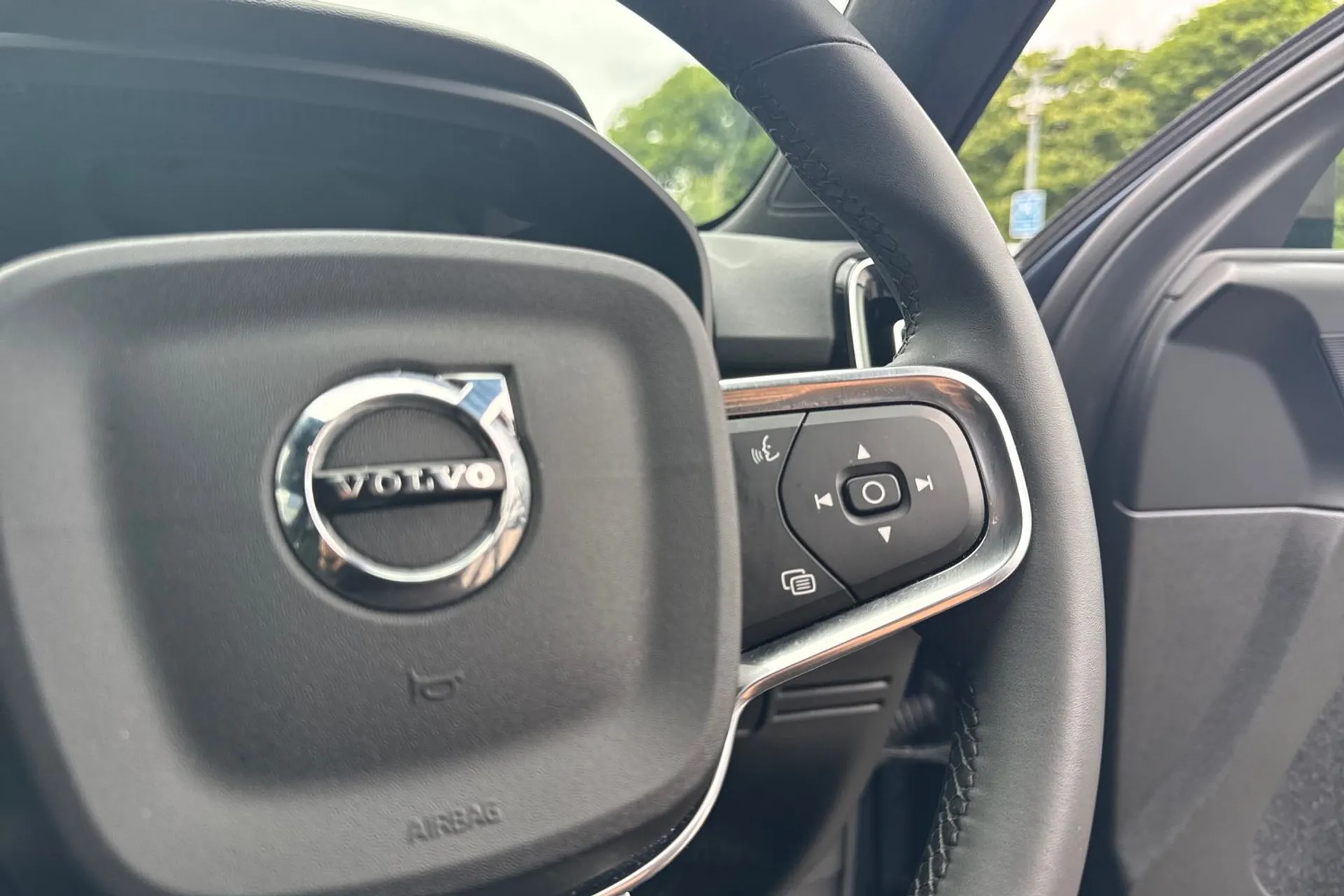 Volvo XC40 thumbnail image number 37