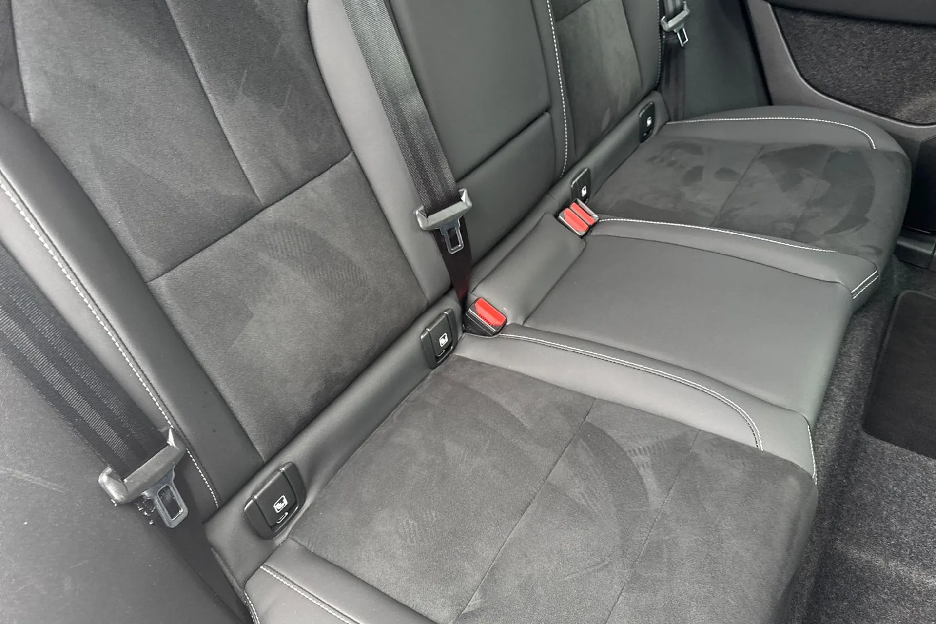 Volvo XC40 thumbnail image number 25