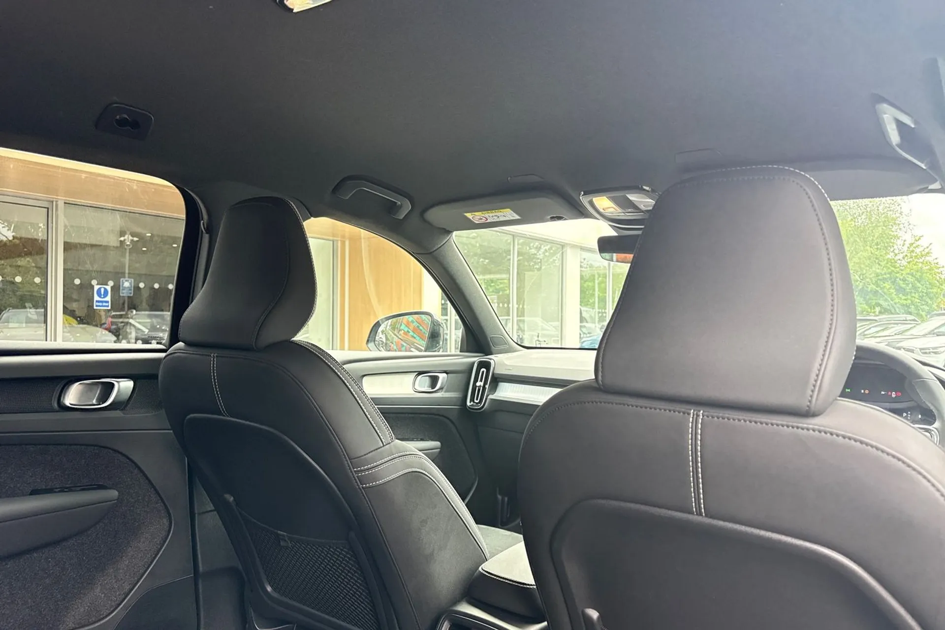 Volvo XC40 thumbnail image number 24