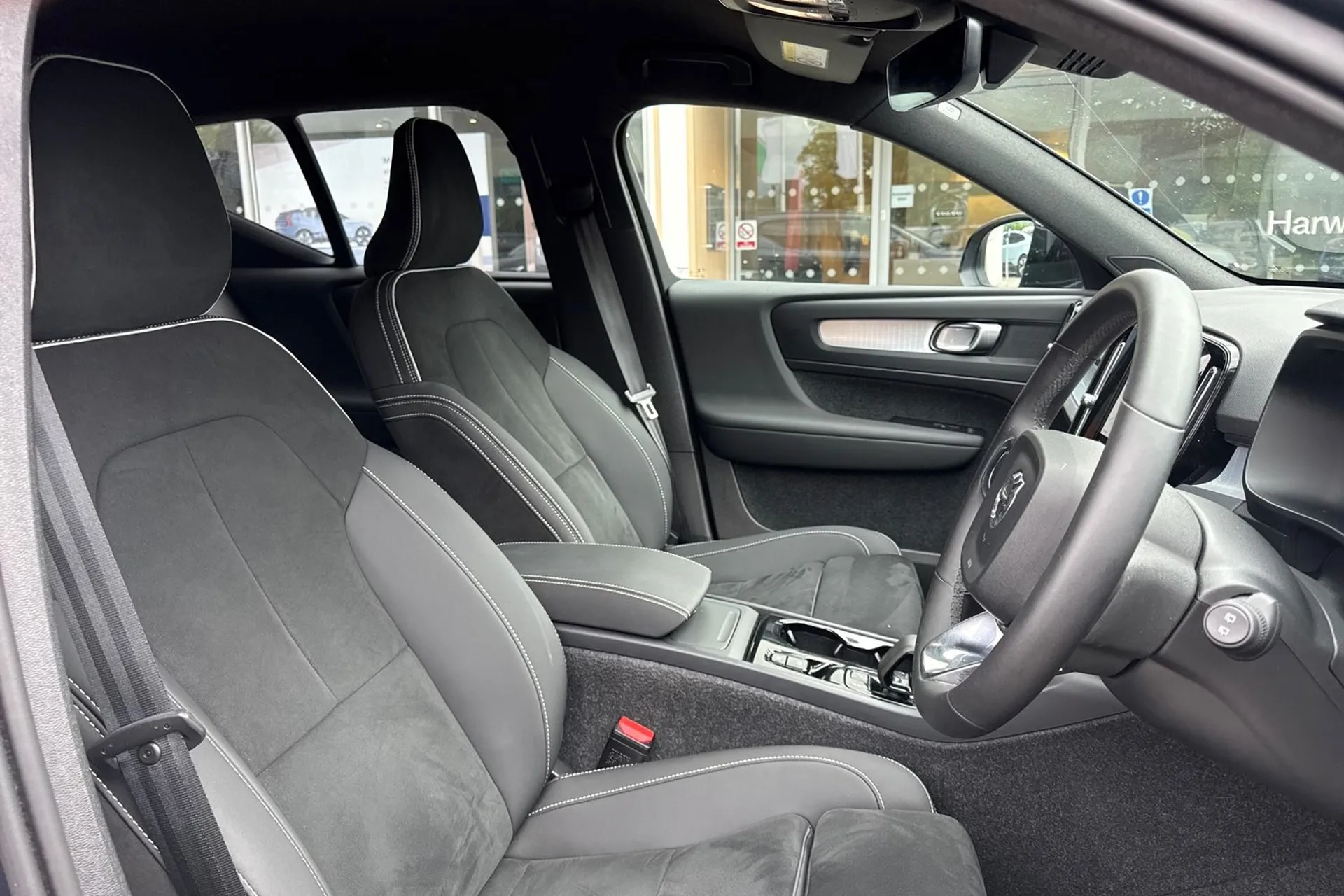 Volvo XC40 thumbnail image number 26