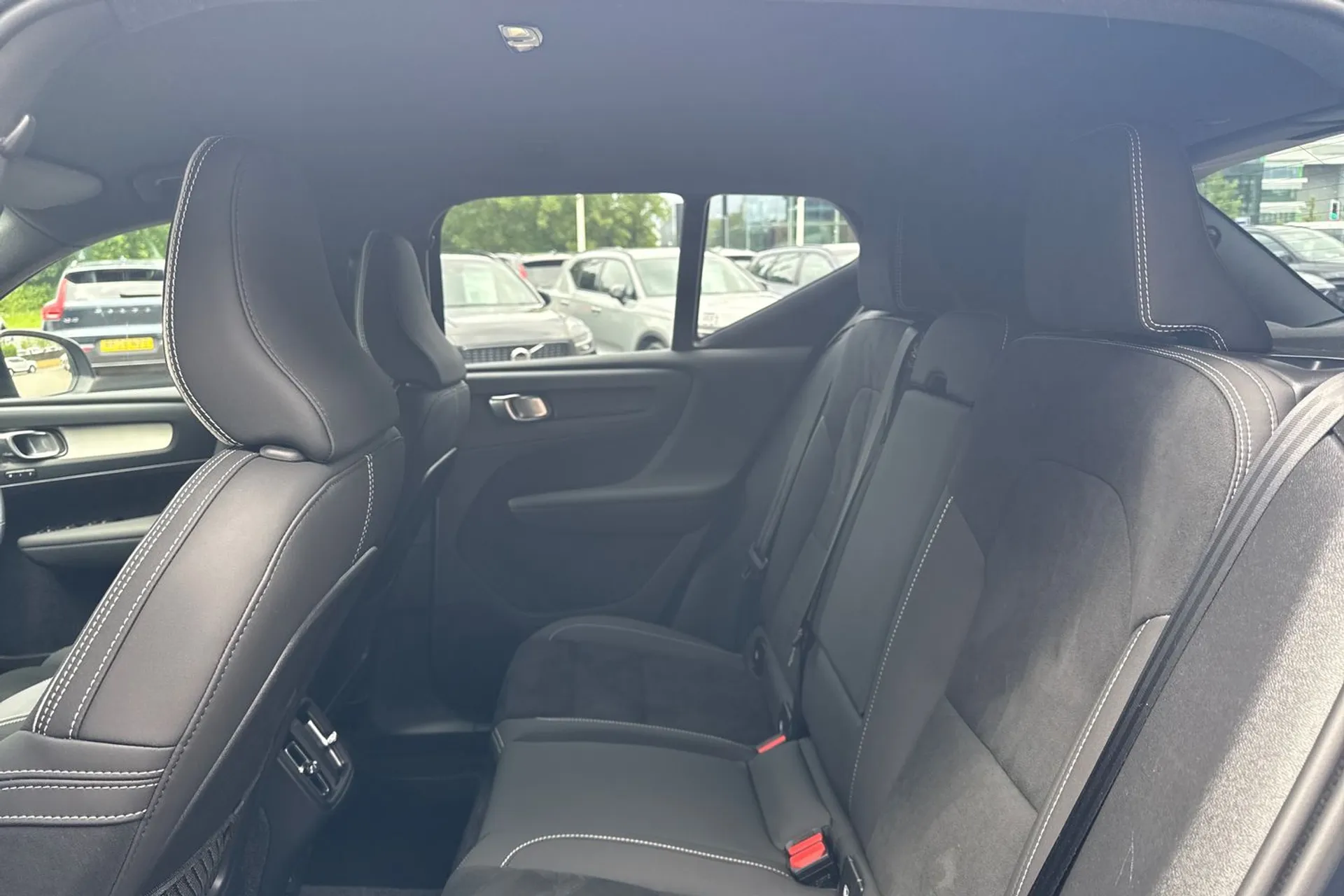 Volvo XC40 thumbnail image number 30