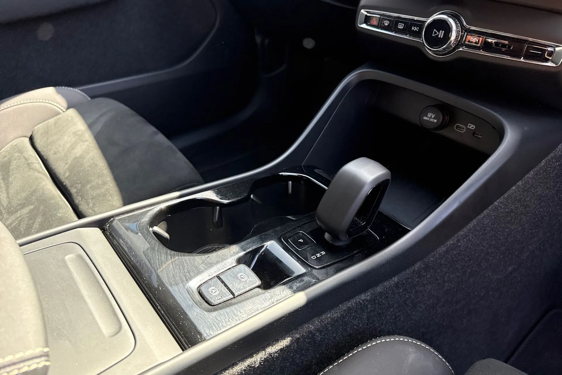 Volvo XC40 thumbnail image number 43