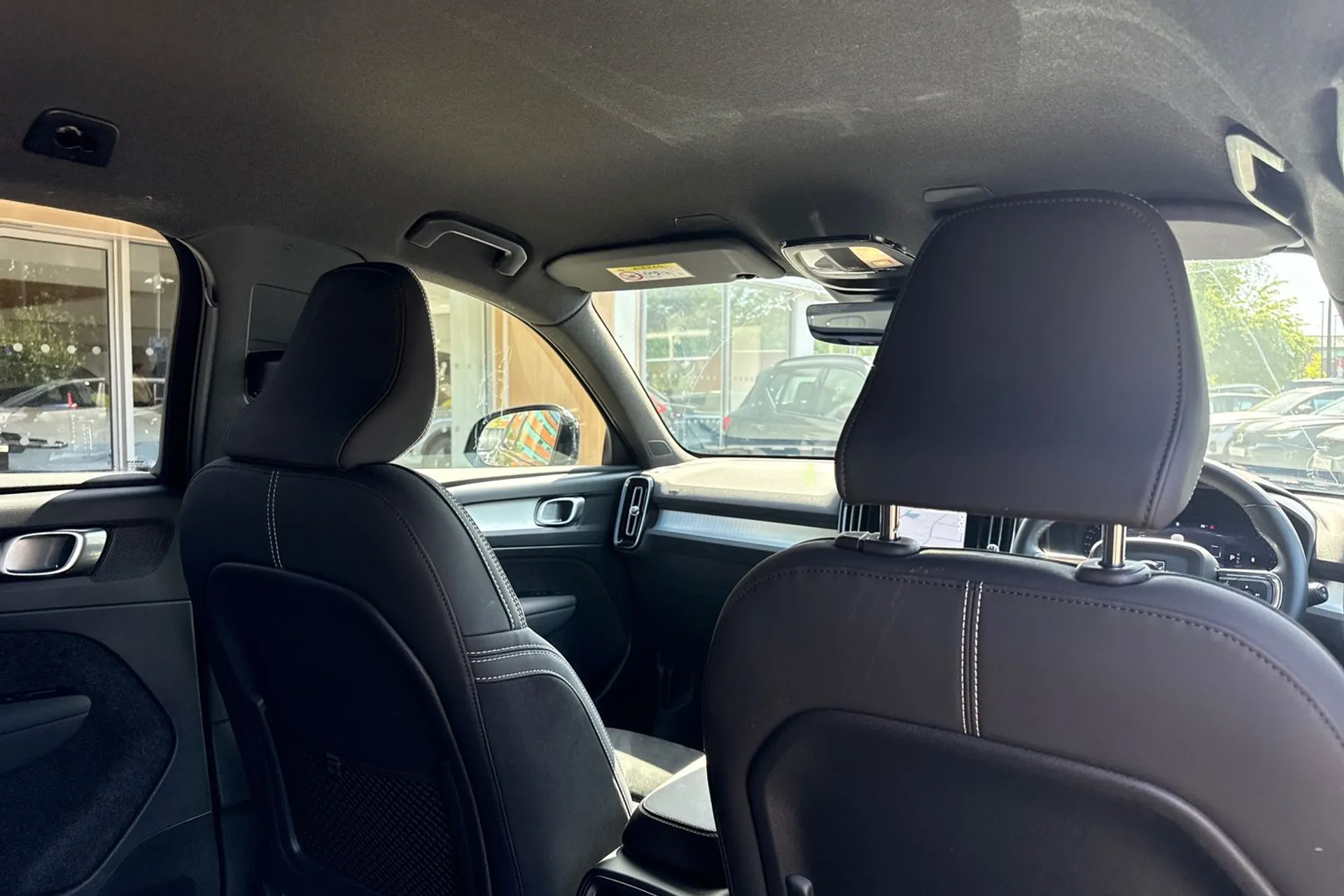 Volvo XC40 thumbnail image number 25