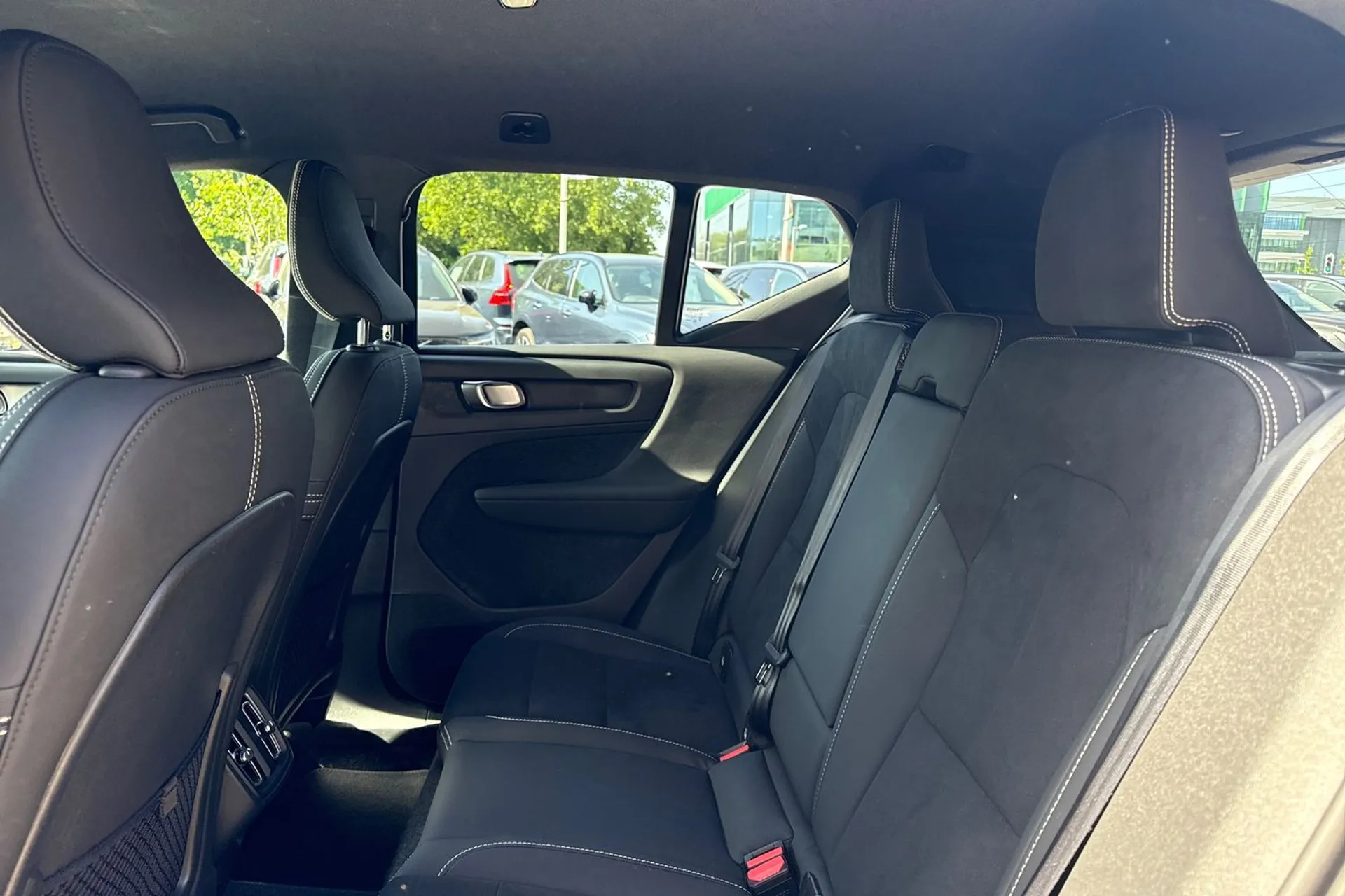 Volvo XC40 thumbnail image number 31