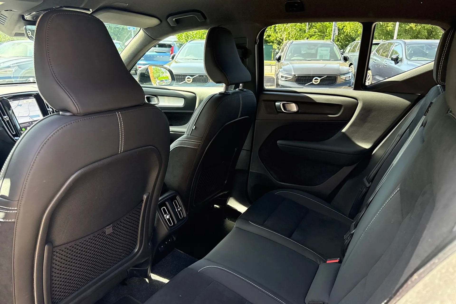 Volvo XC40 thumbnail image number 32