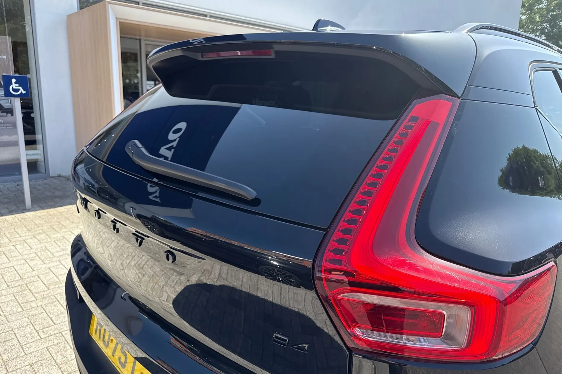 Volvo XC40 thumbnail image number 17