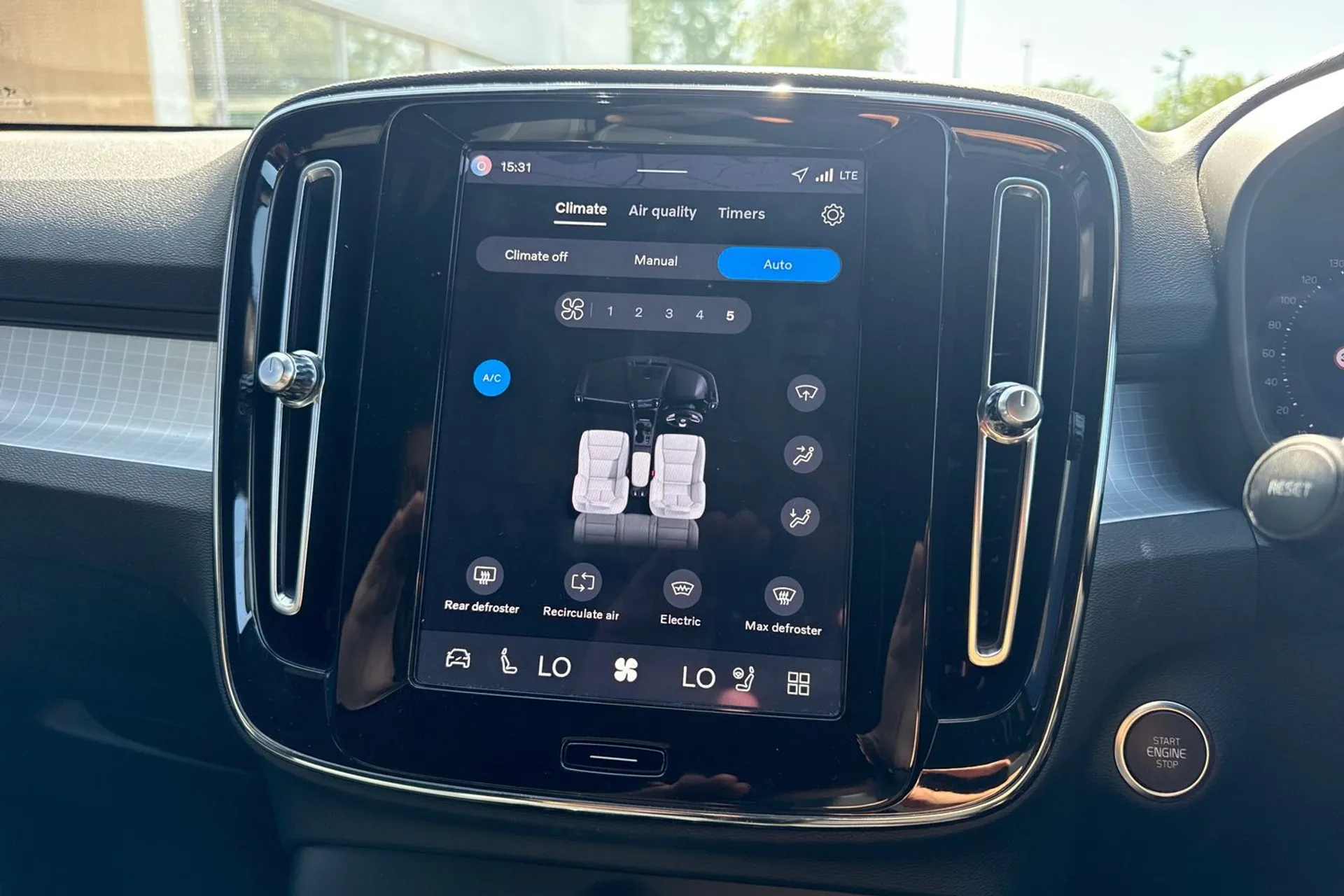 Volvo XC40 thumbnail image number 39