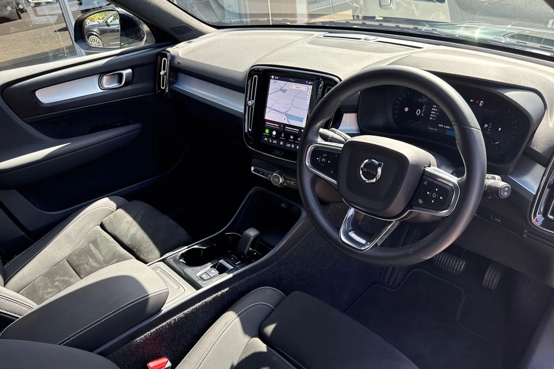 Volvo XC40 thumbnail image number 7