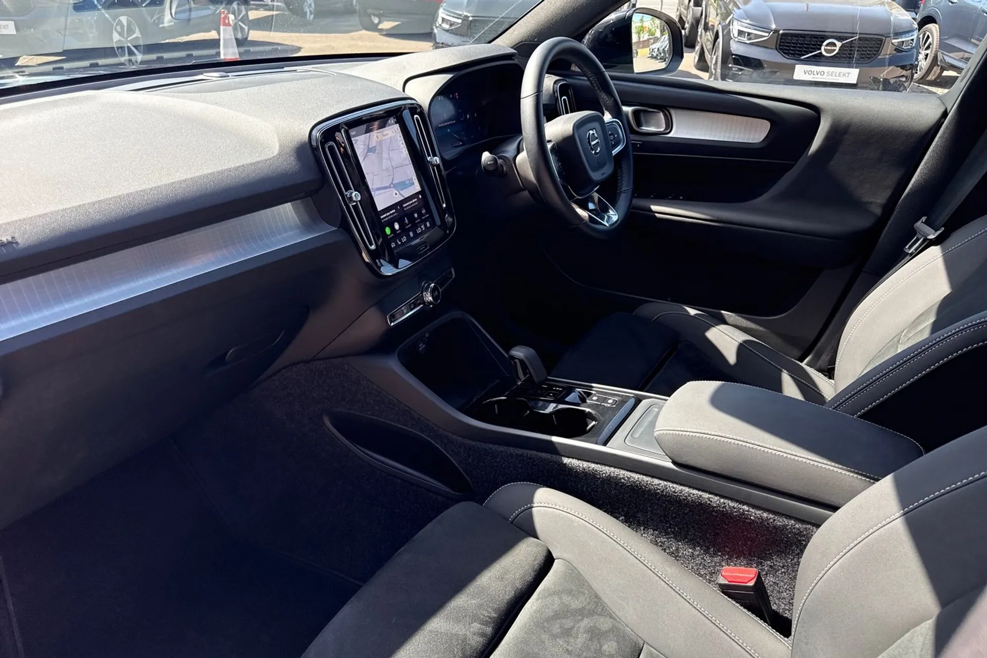 Volvo XC40 thumbnail image number 28