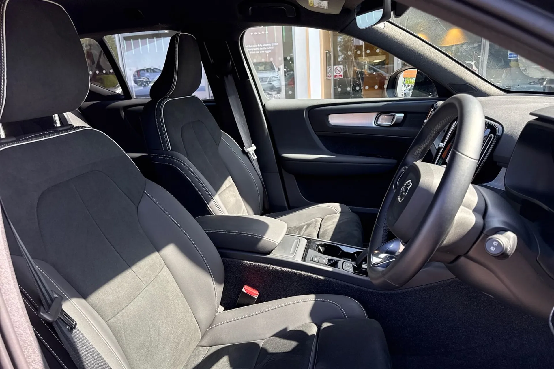 Volvo XC40 thumbnail image number 27
