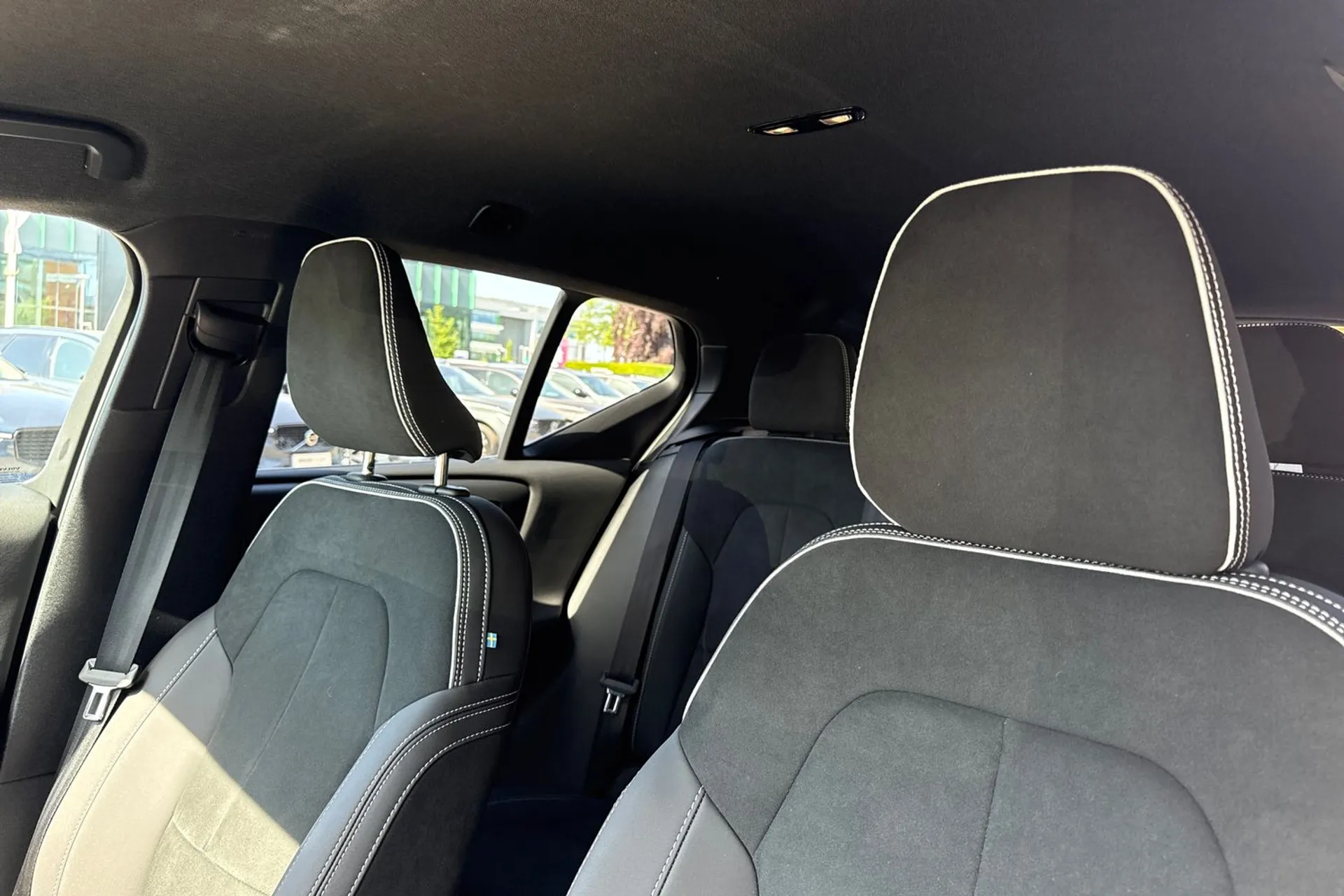Volvo XC40 thumbnail image number 30