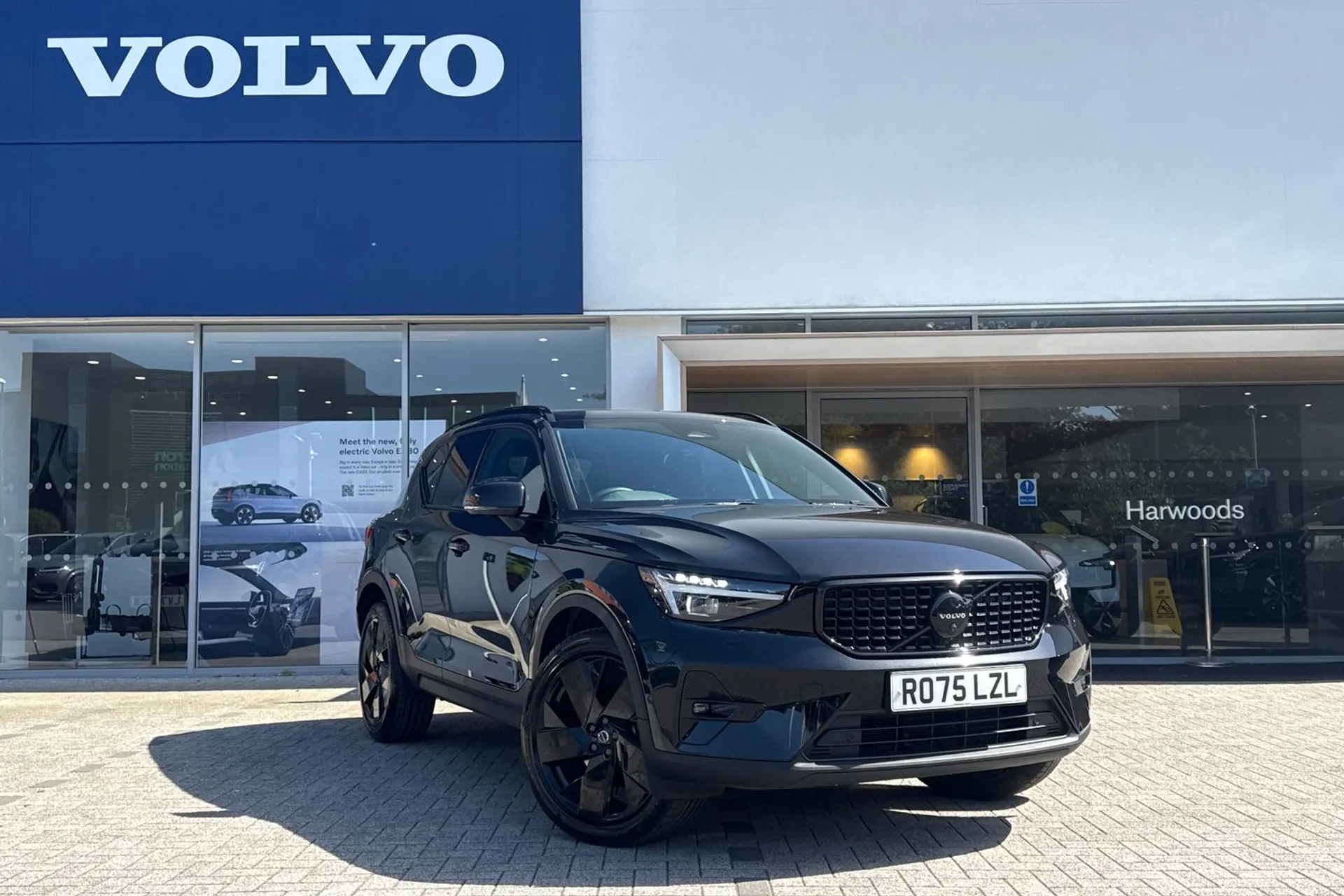 Volvo XC40 focused image