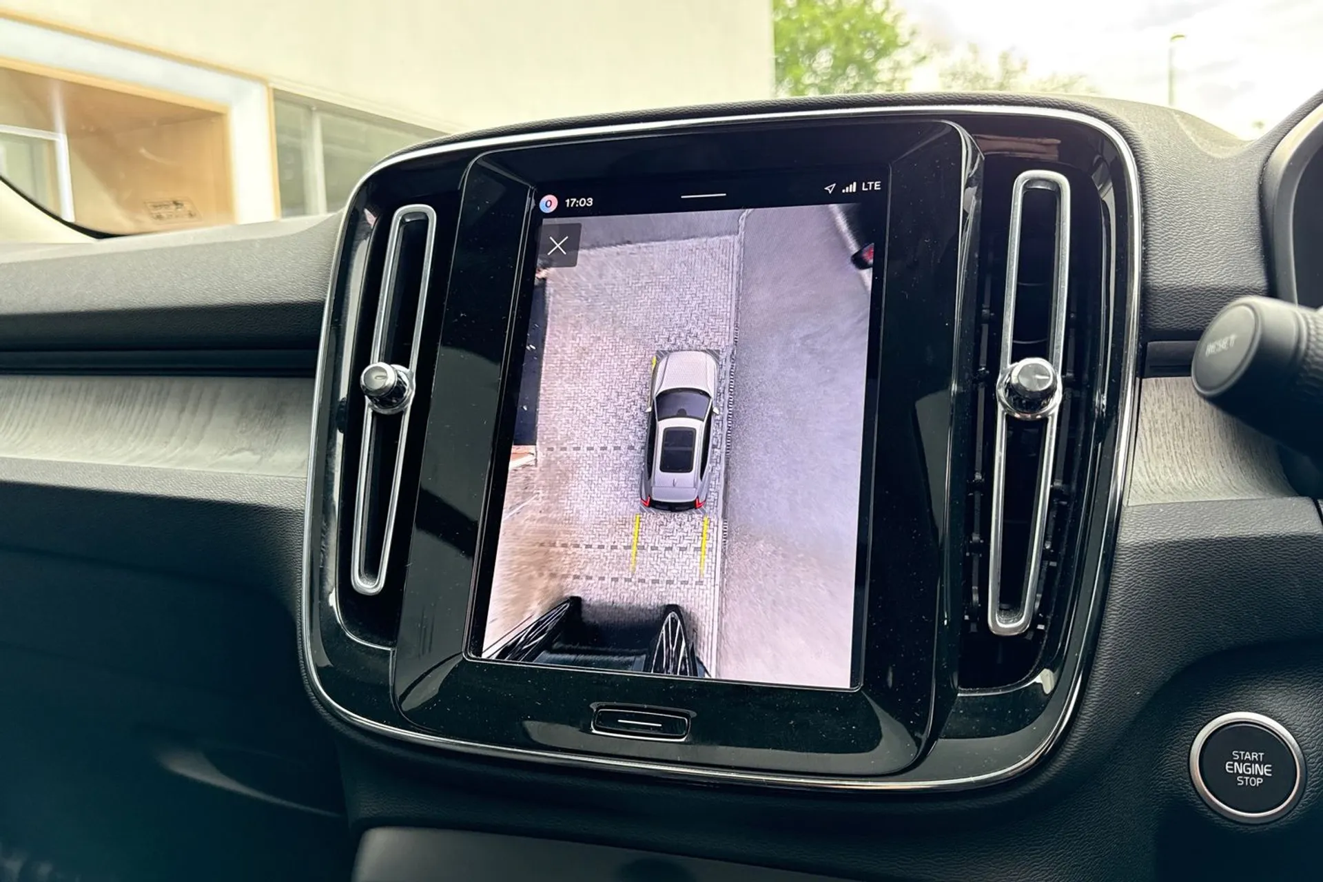 Volvo XC40 thumbnail image number 38