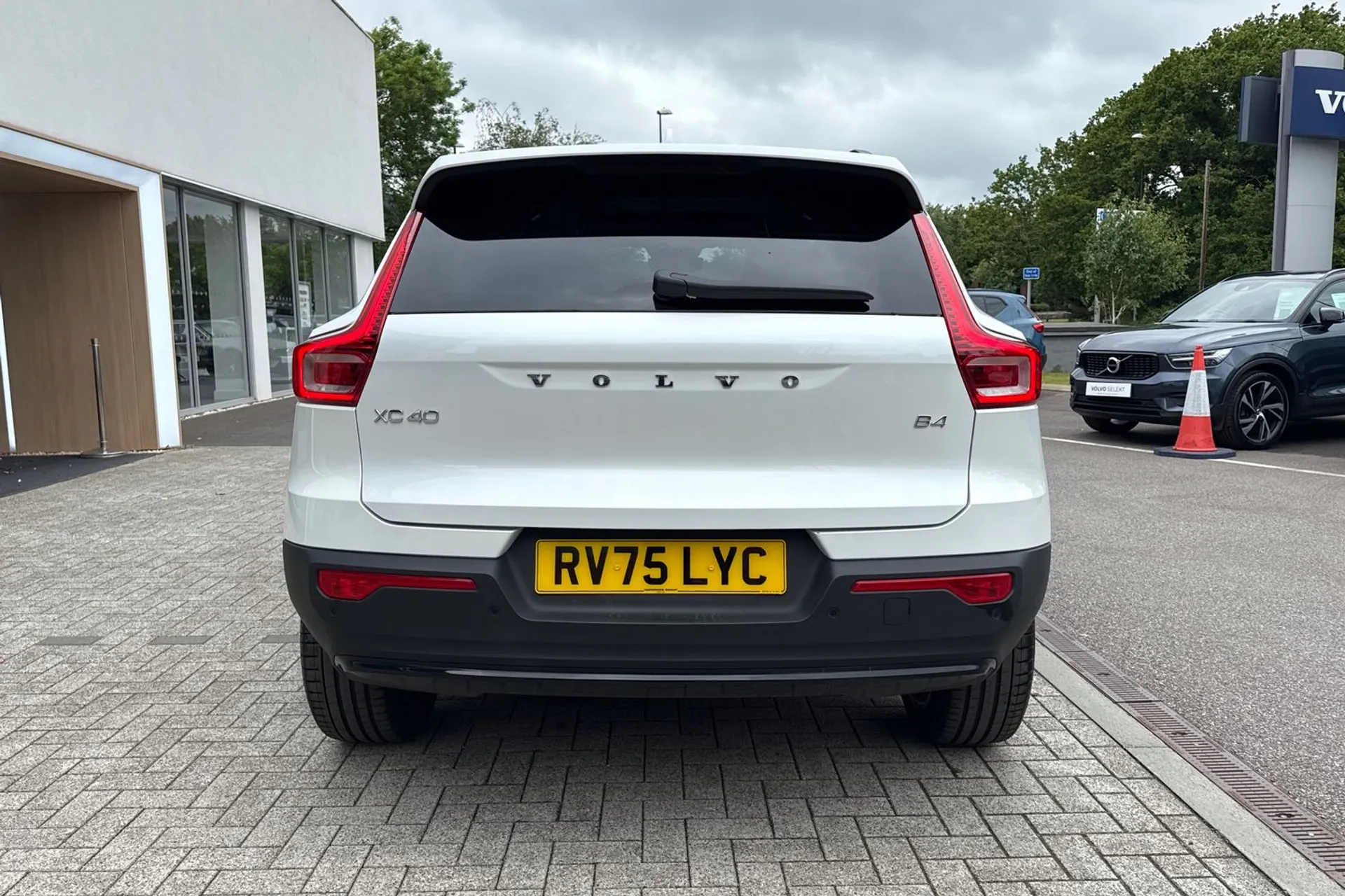 Volvo XC40 thumbnail image number 9