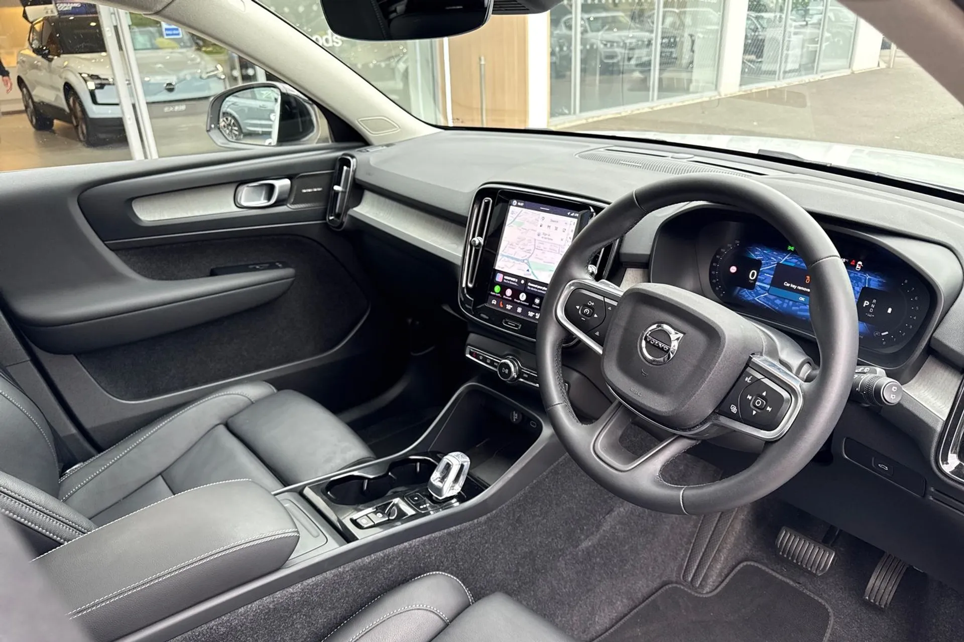 Volvo XC40 thumbnail image number 6