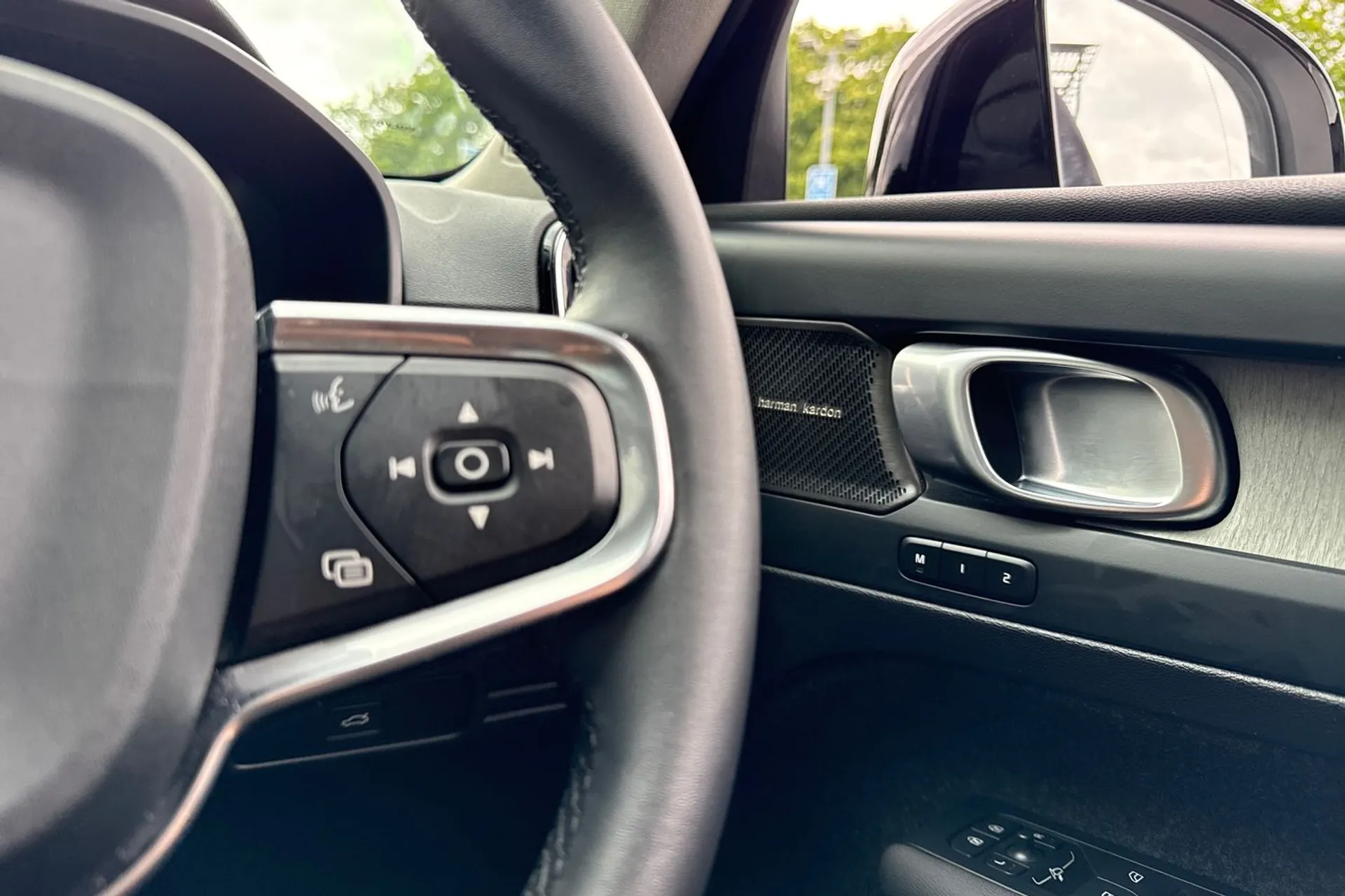 Volvo XC40 thumbnail image number 37