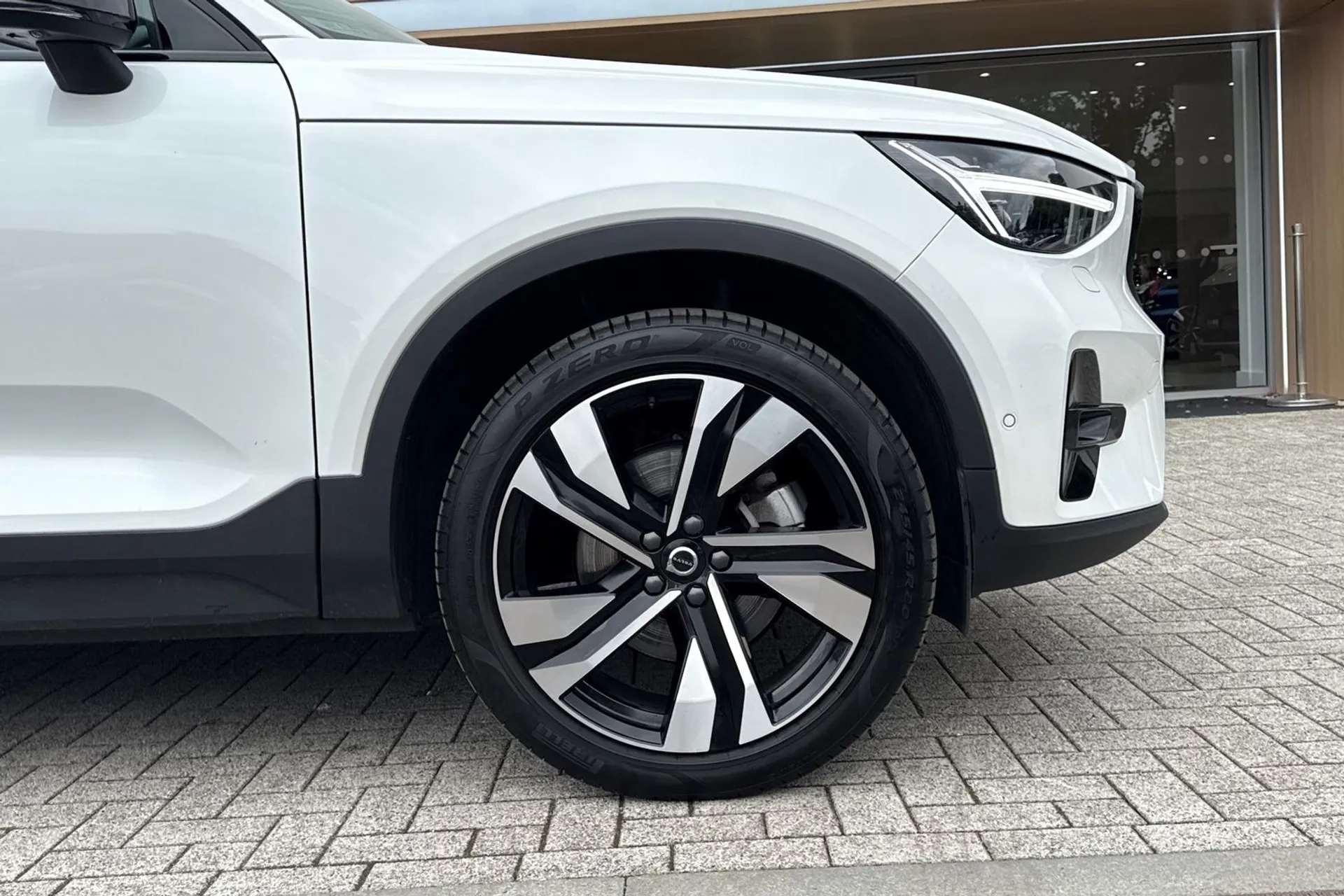 Volvo XC40 thumbnail image number 14