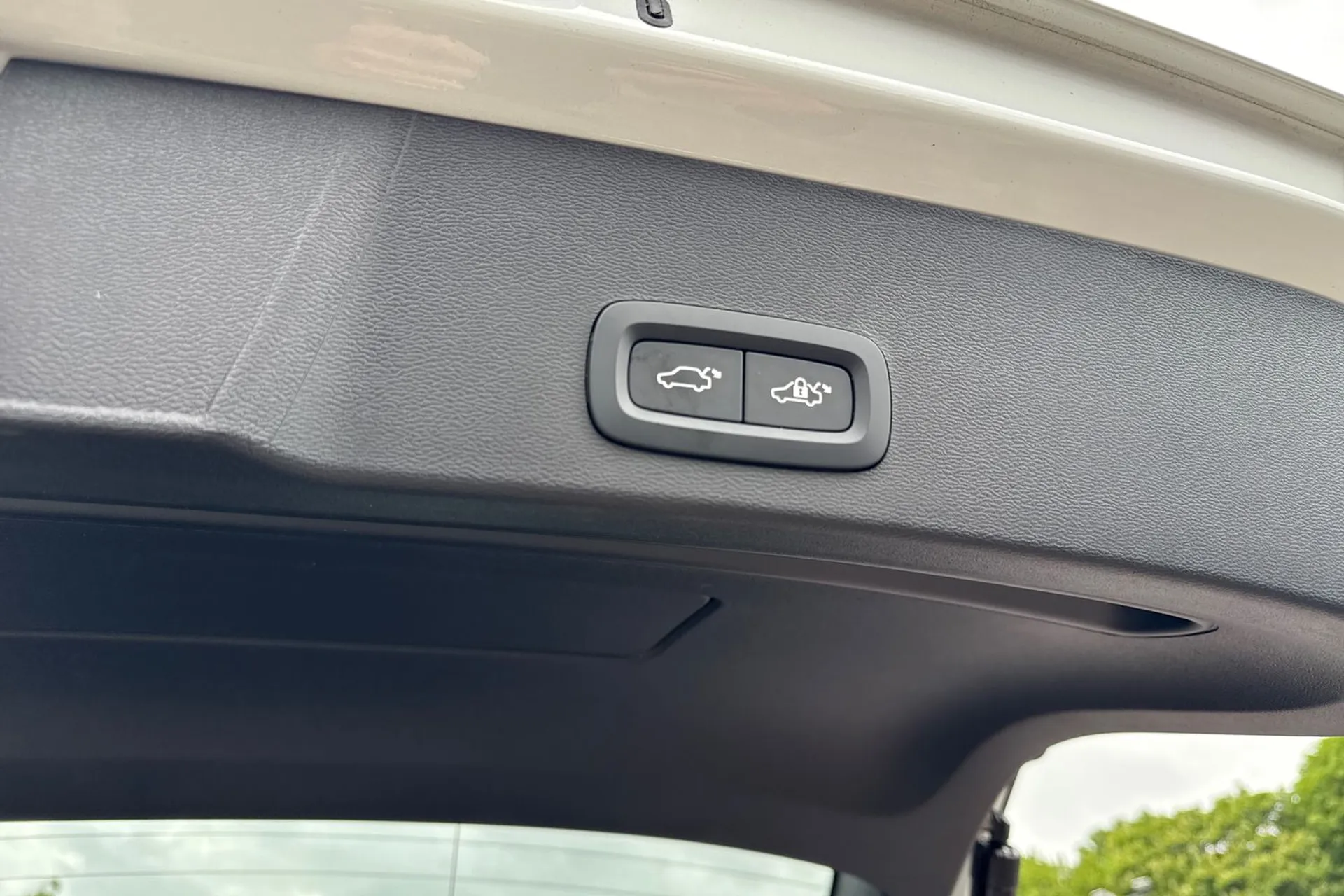 Volvo XC40 thumbnail image number 21