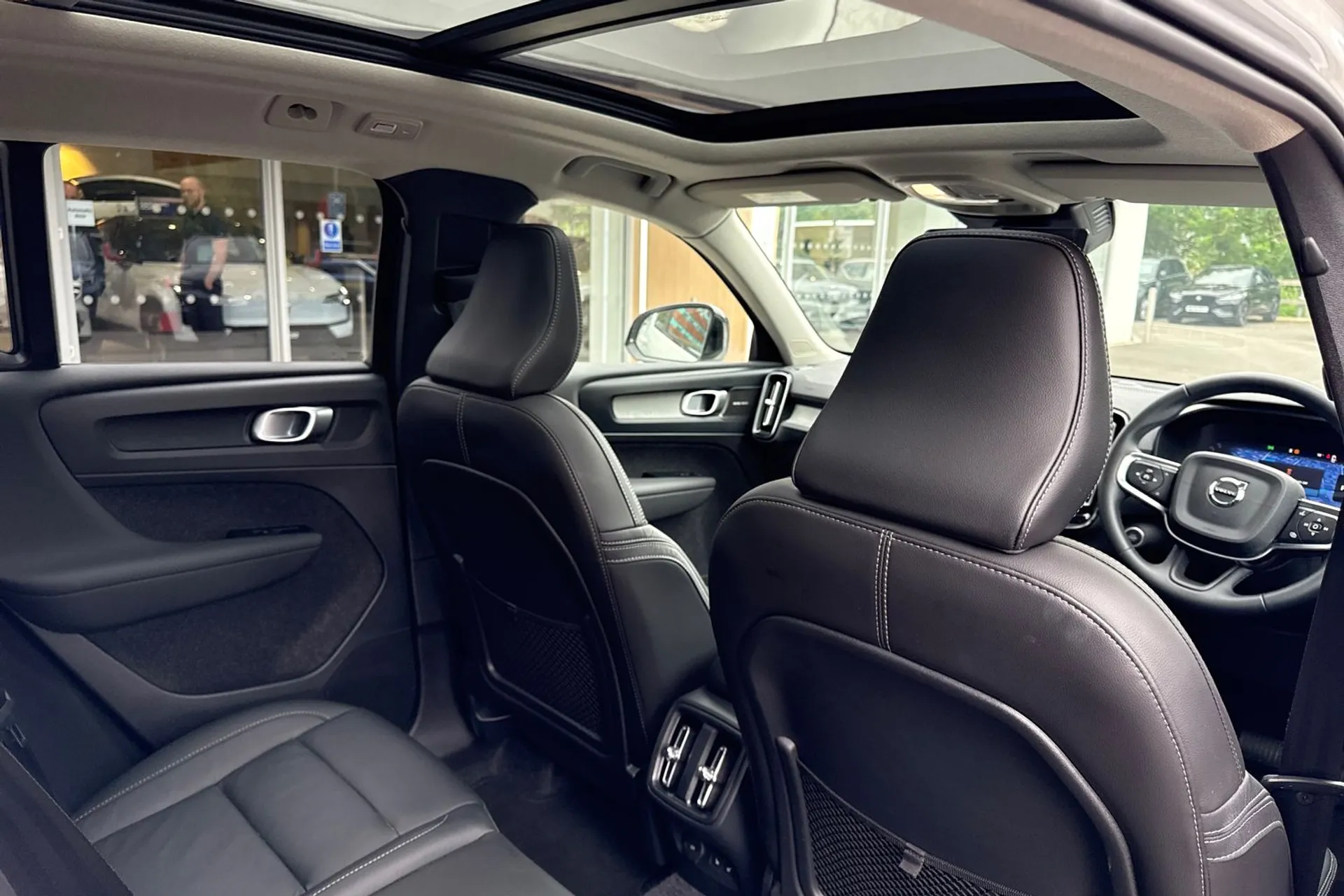 Volvo XC40 thumbnail image number 23