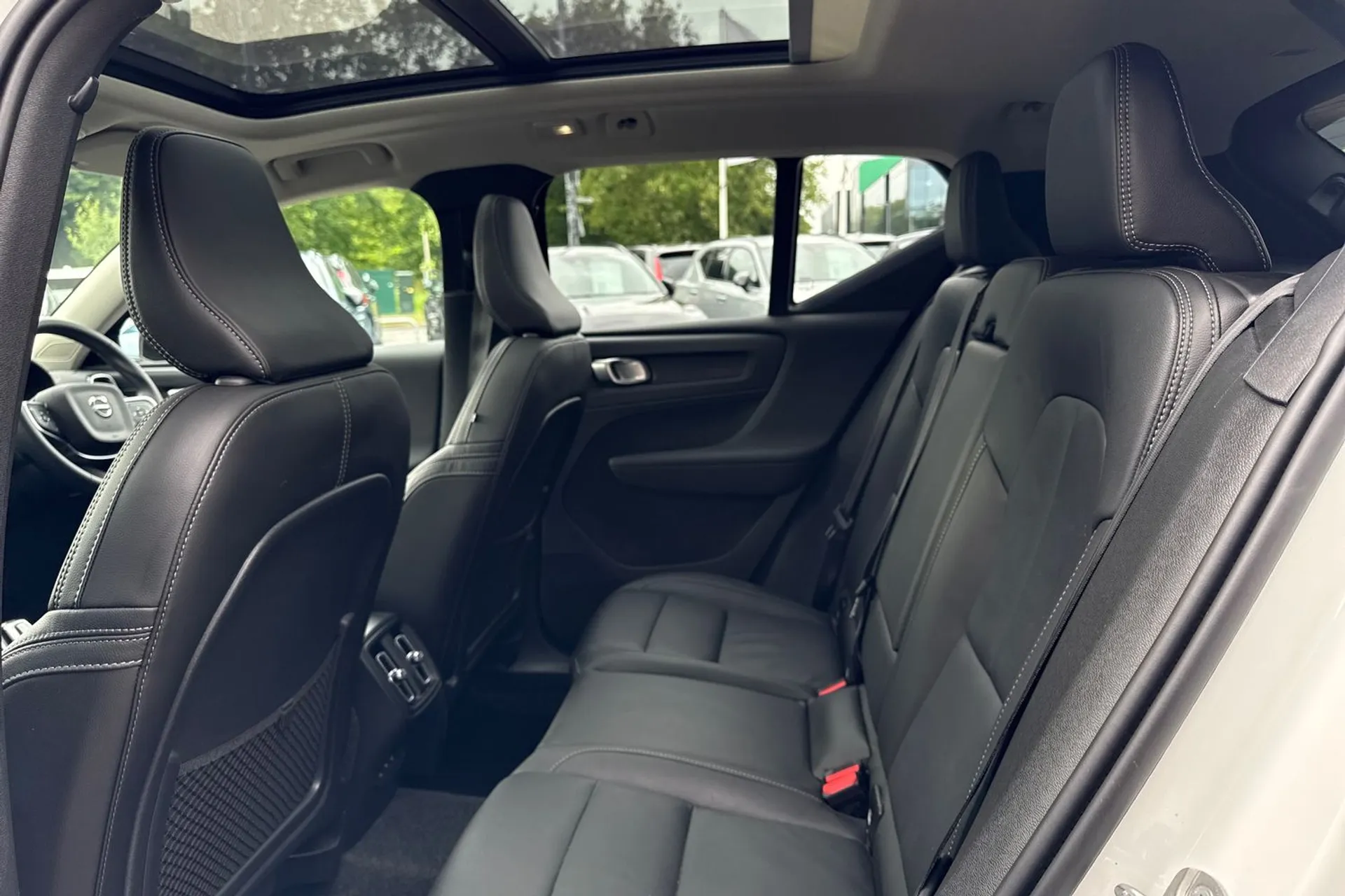 Volvo XC40 thumbnail image number 30