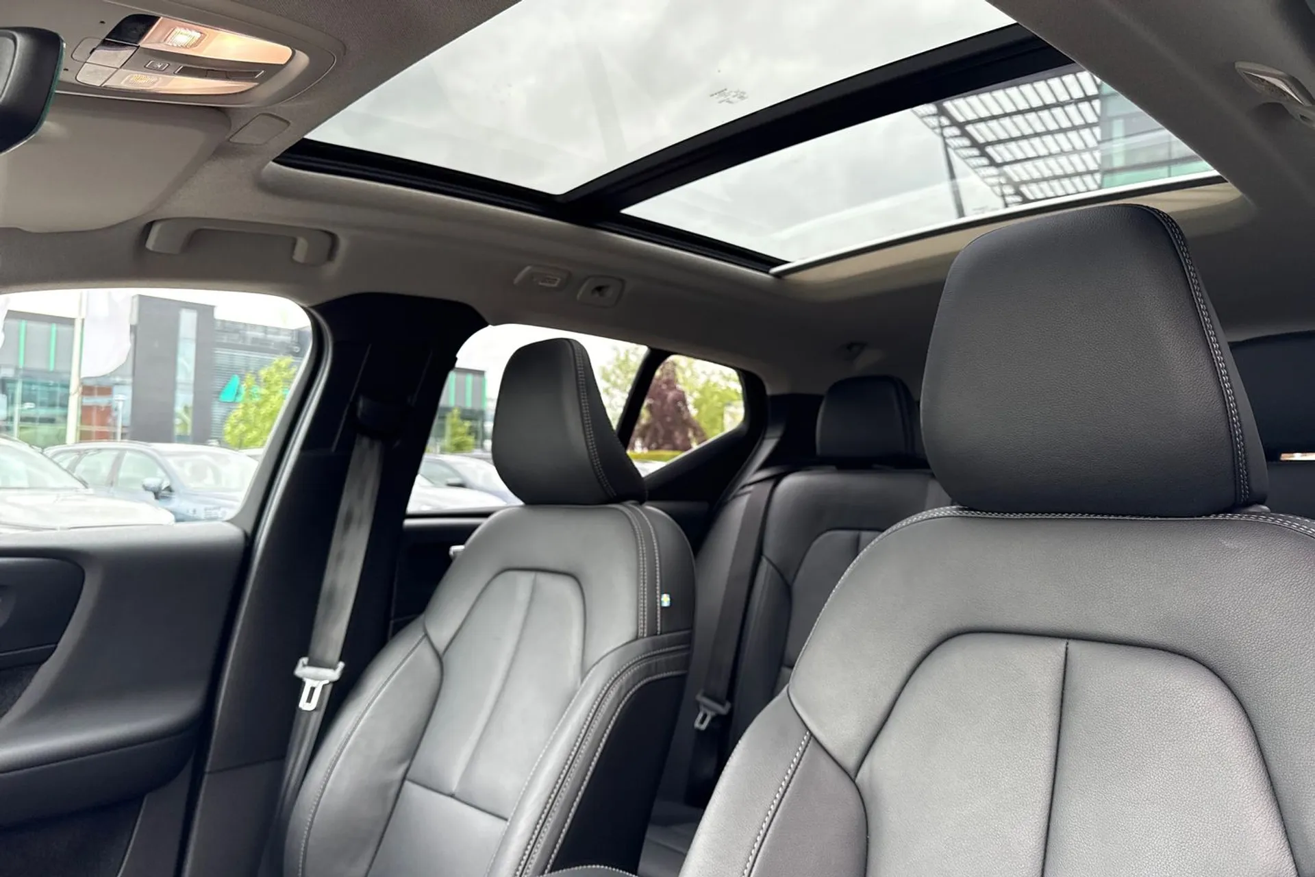 Volvo XC40 thumbnail image number 29