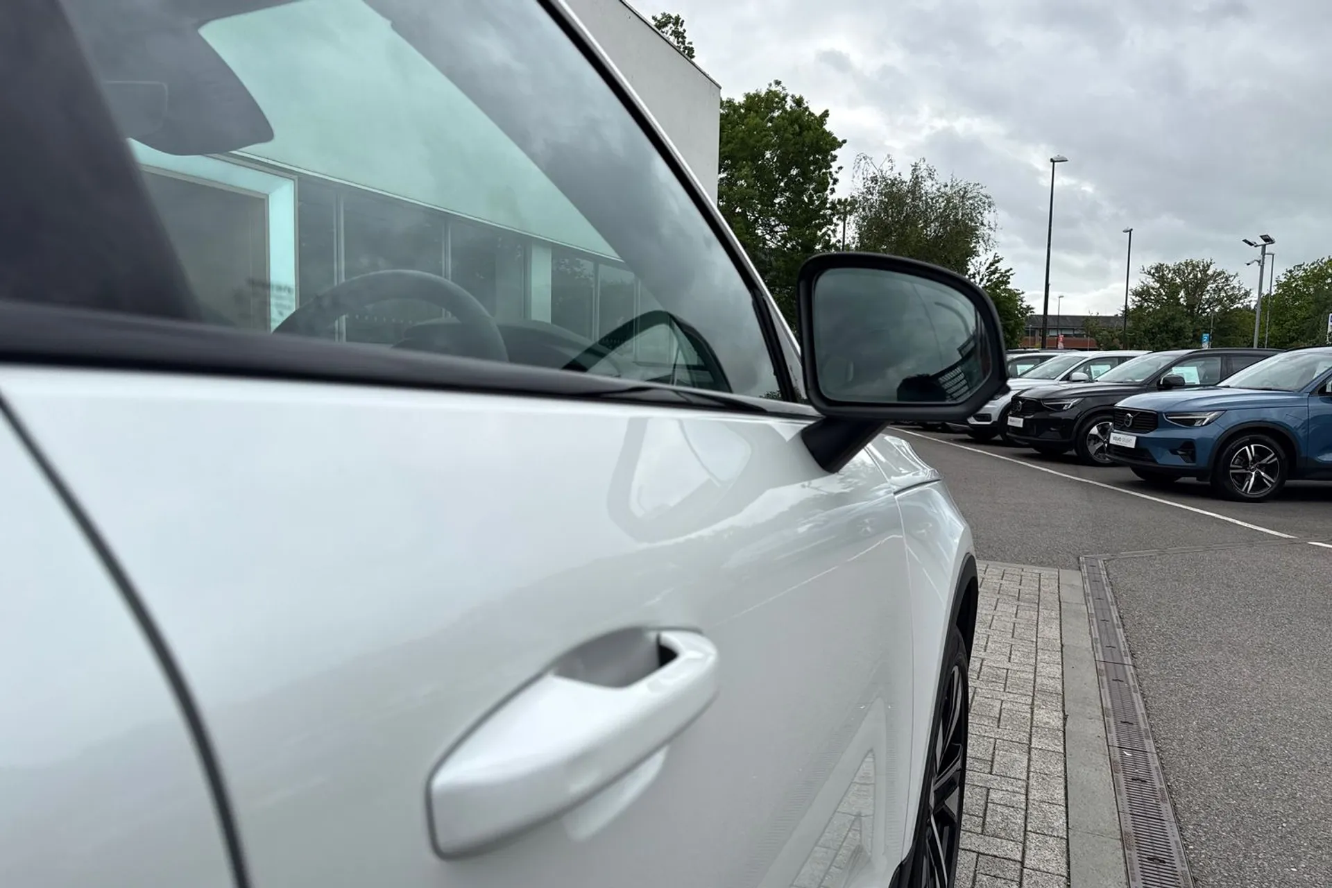 Volvo XC40 thumbnail image number 17