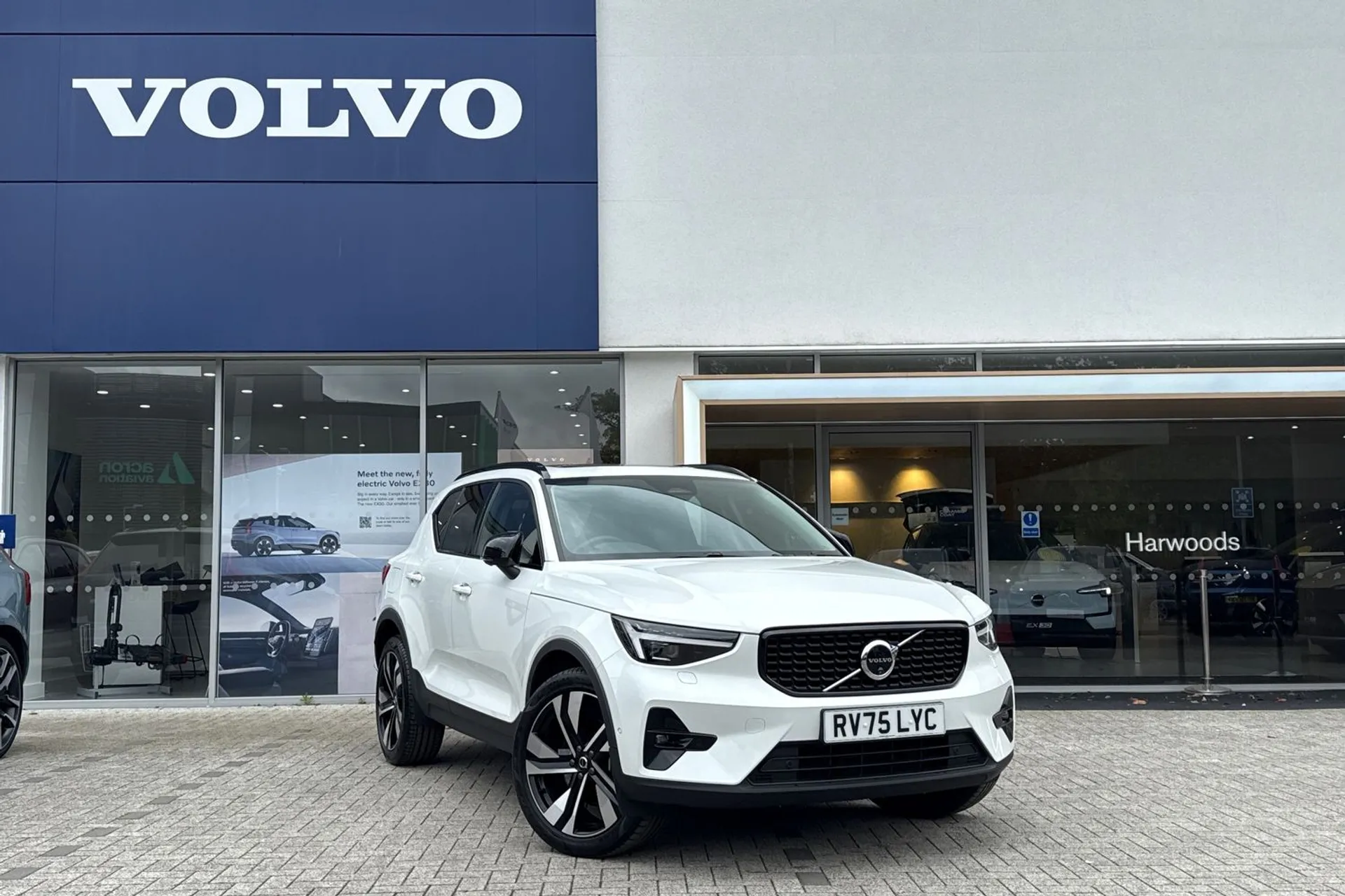Volvo XC40 focused image