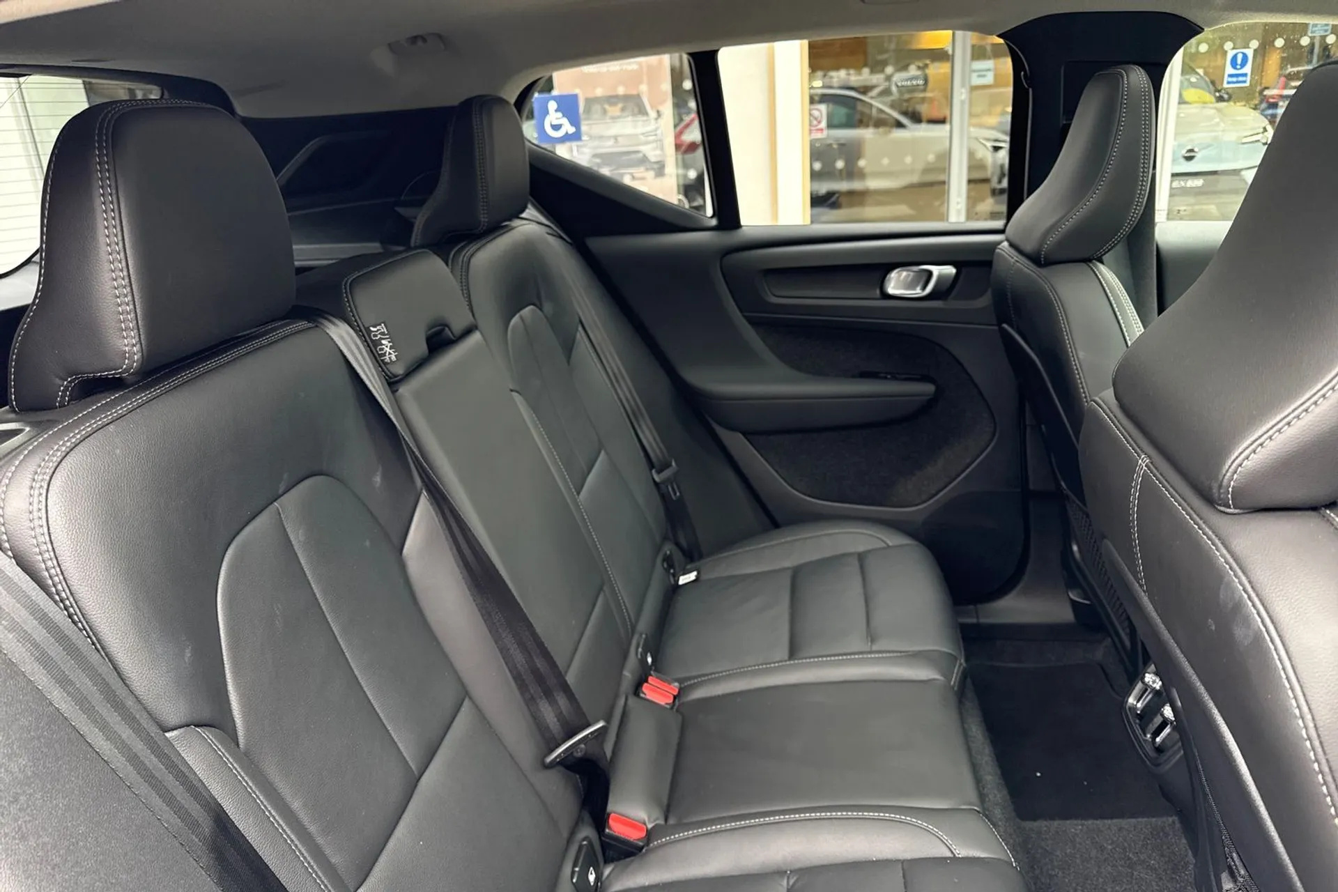 Volvo XC40 thumbnail image number 24