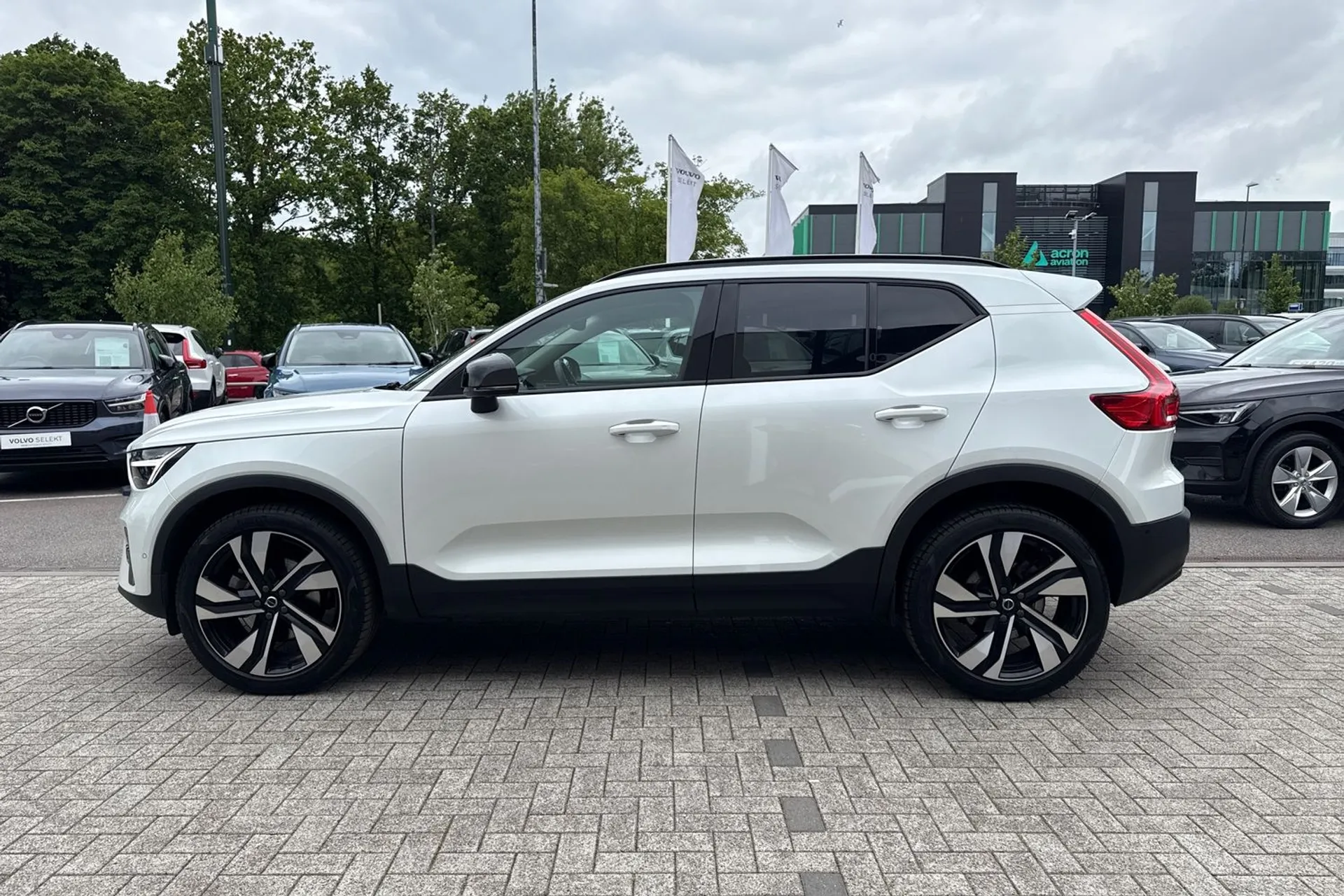 Volvo XC40 thumbnail image number 11